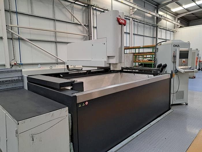 Front view of ONA QX8 B1 L  machine