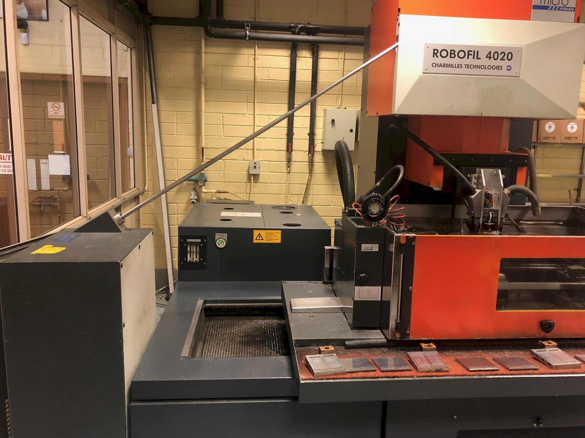 Front view of CHARMILLES ROBOFIL 4020 Machine