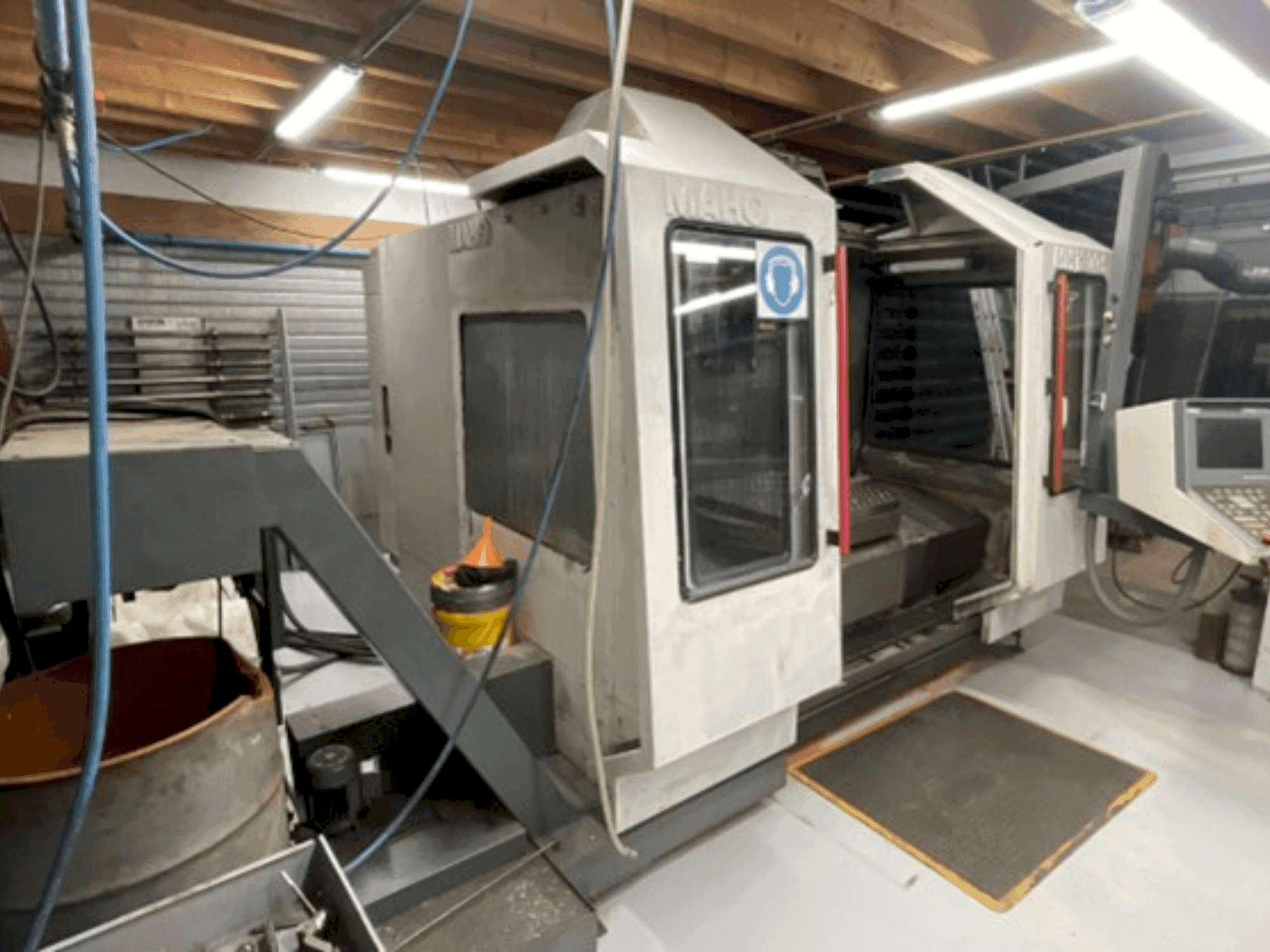 Front view of MAHO MH1200S  machine