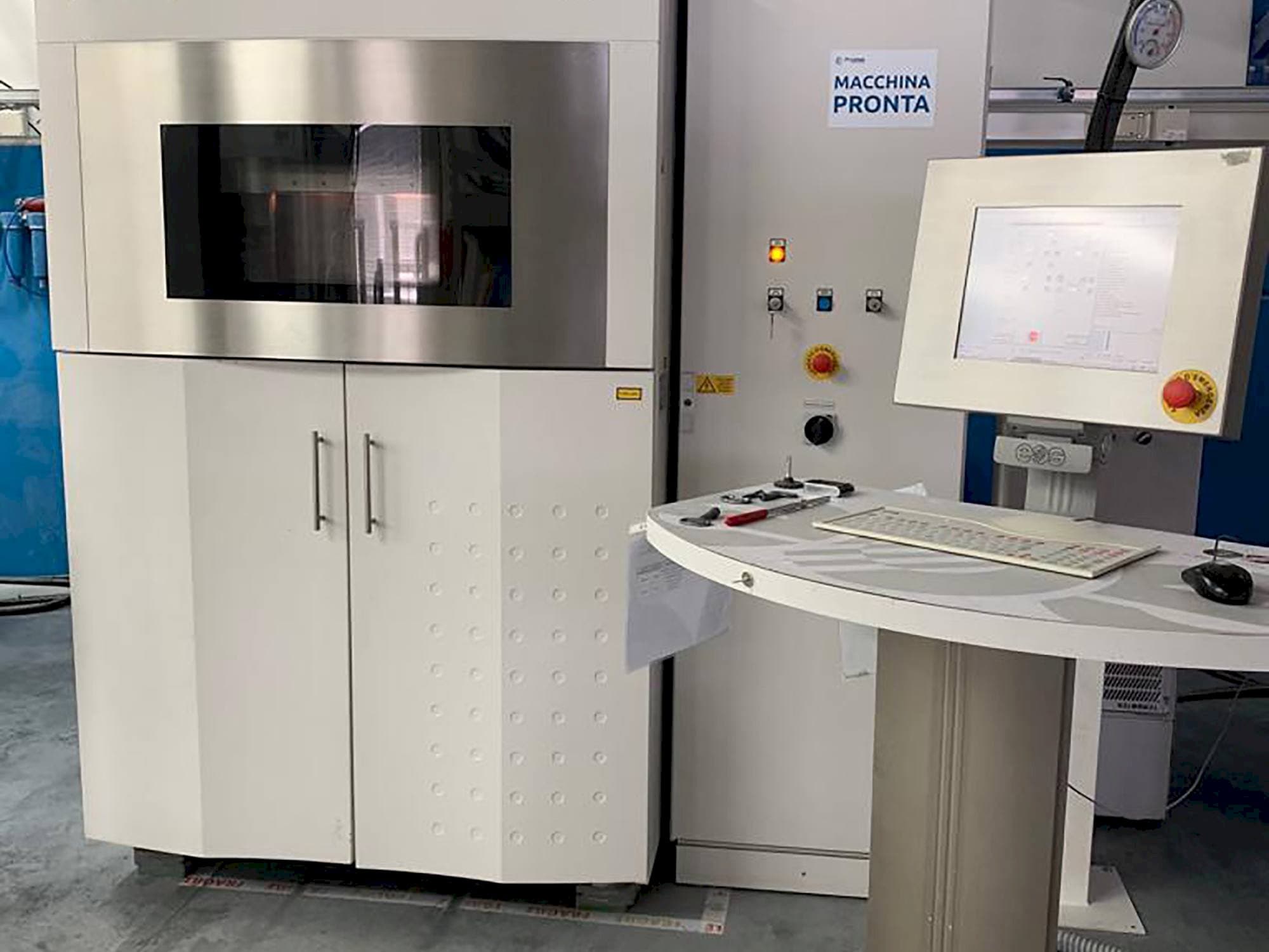 Front view of EOS Eosint P395  machine