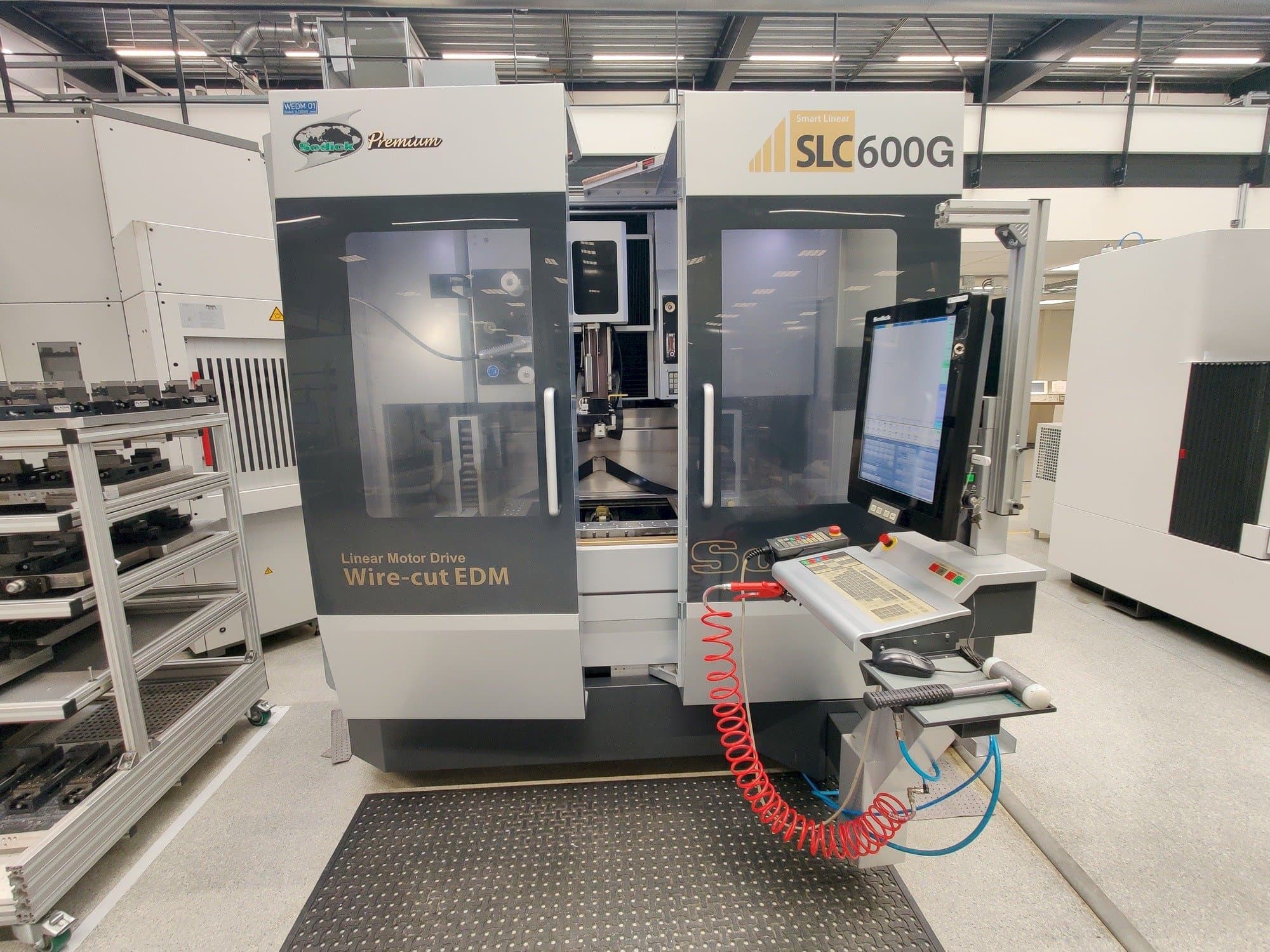 Front view of Sodick SPW600  machine