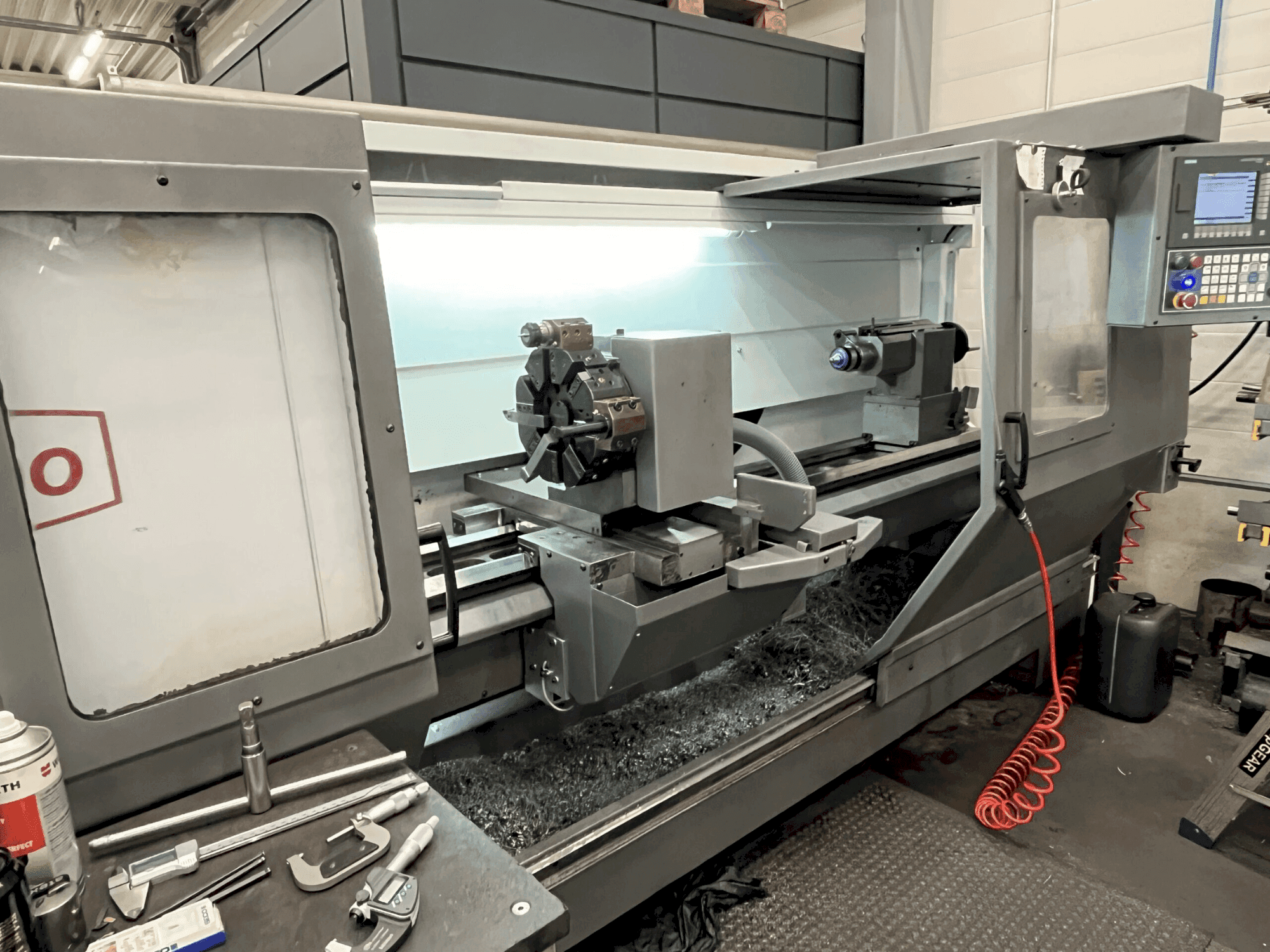 Front view of Pinacho SE 325/2000  machine