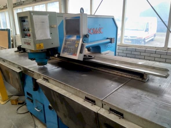 Front view of Euromac CX 1000/30  machine