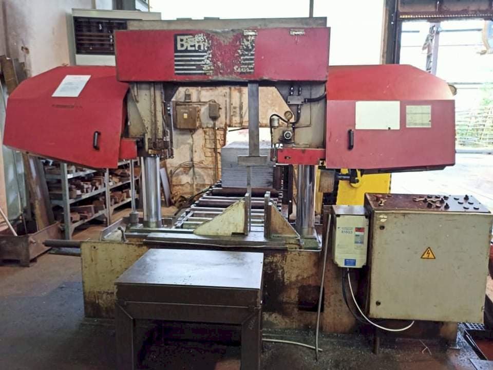 Front view of Behringer HBP 530  machine