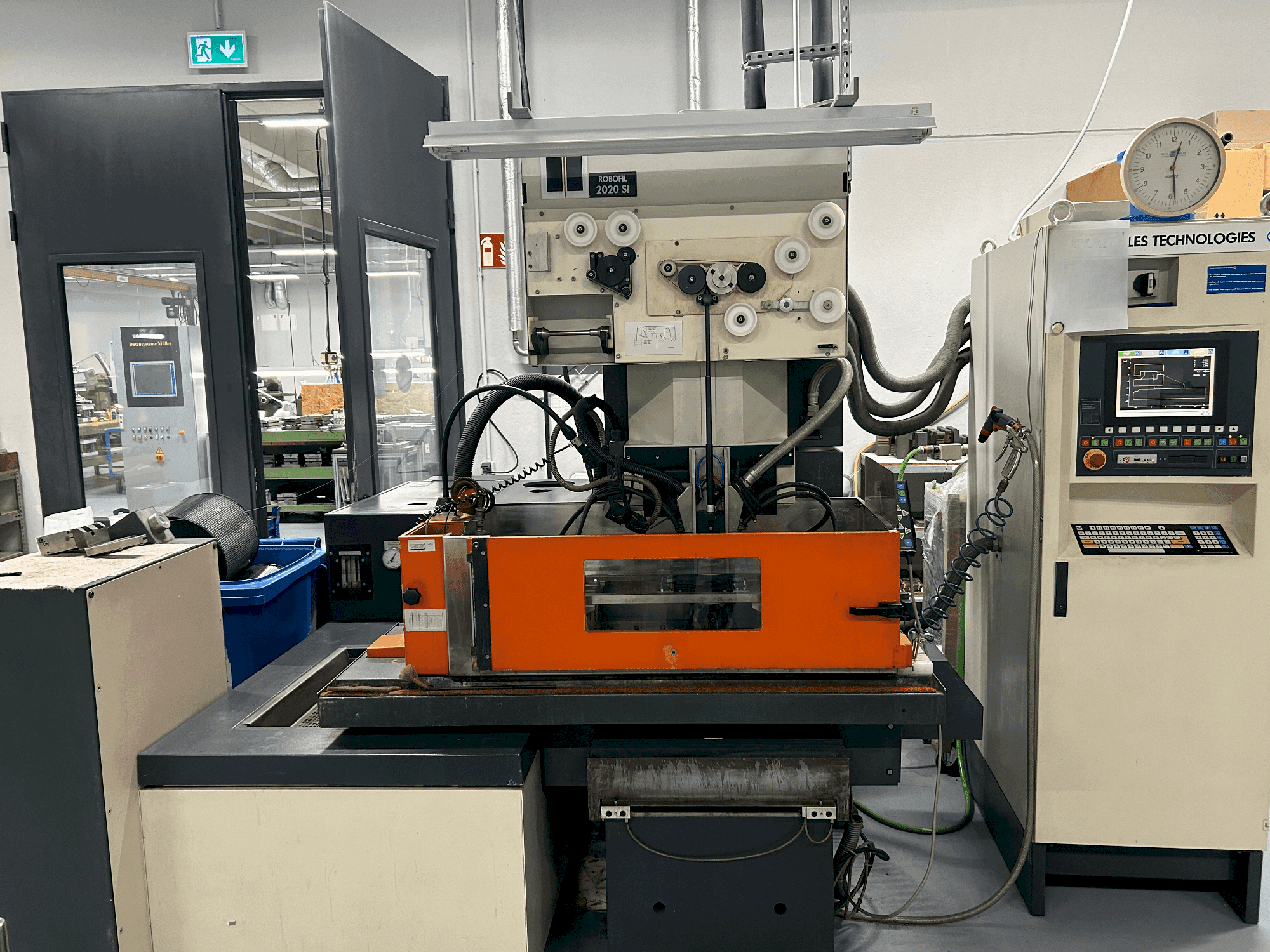 Front view of CHARMILLES ROBOFIL 2020 SI  machine