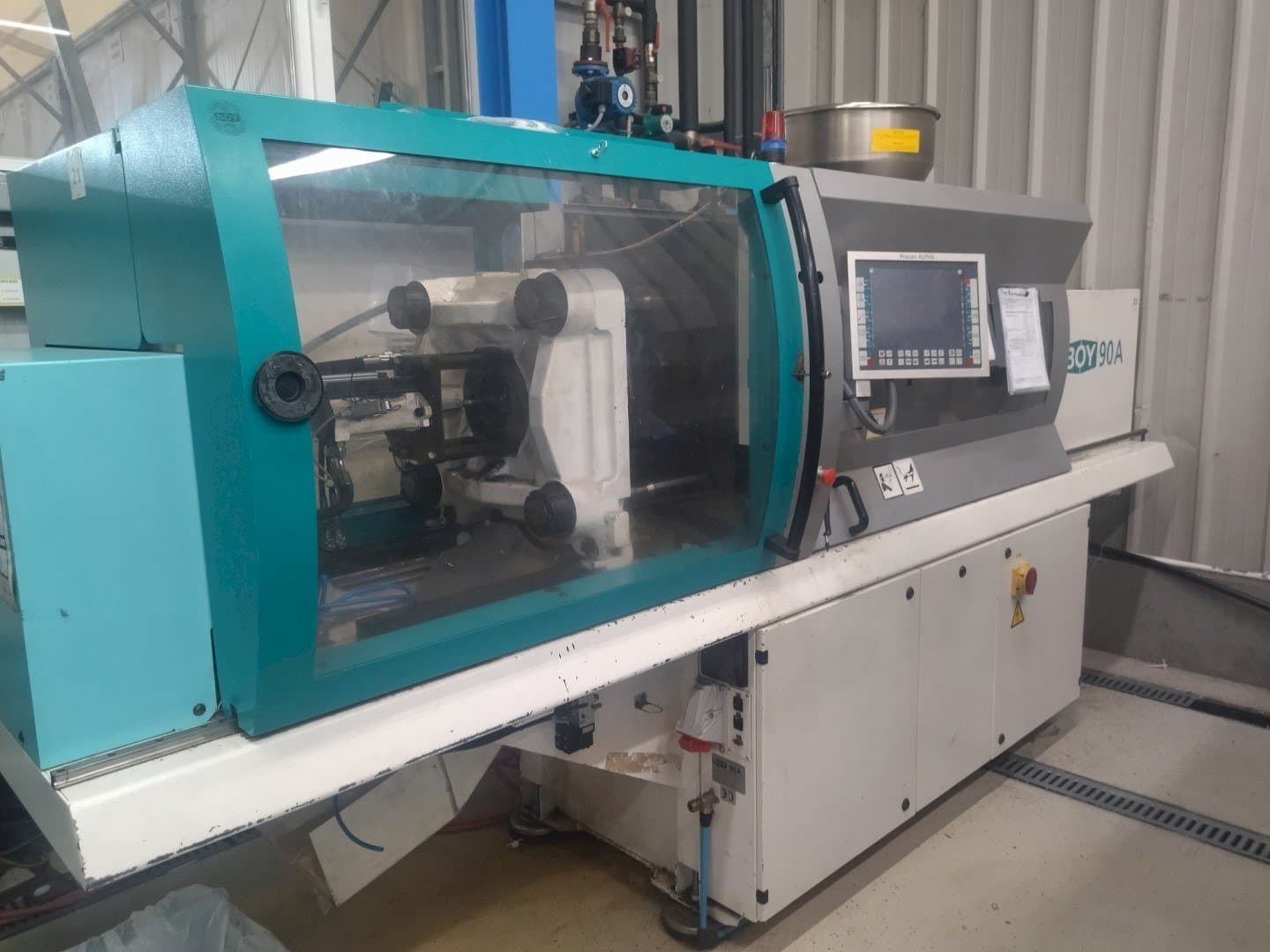 Front view of BOY 90A  machine