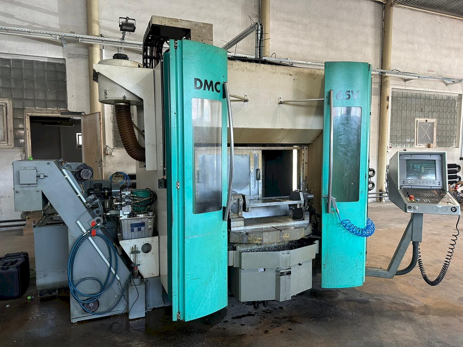 Front view of DECKEL MAHO DMC 65V  machine