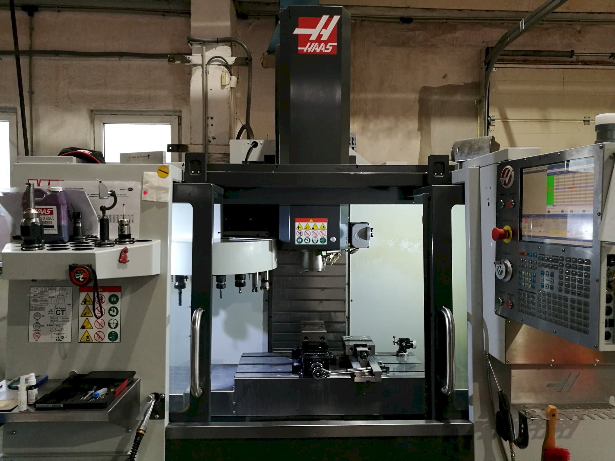 Front view of HAAS VF-2  machine