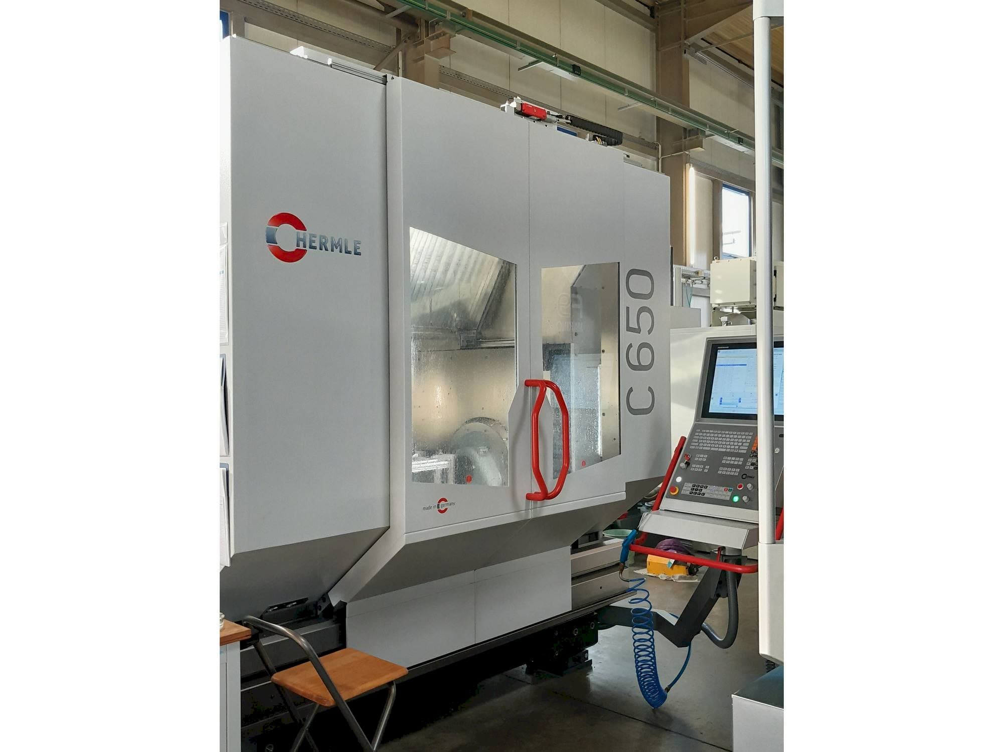 Front view of HERMLE C650 U  machine