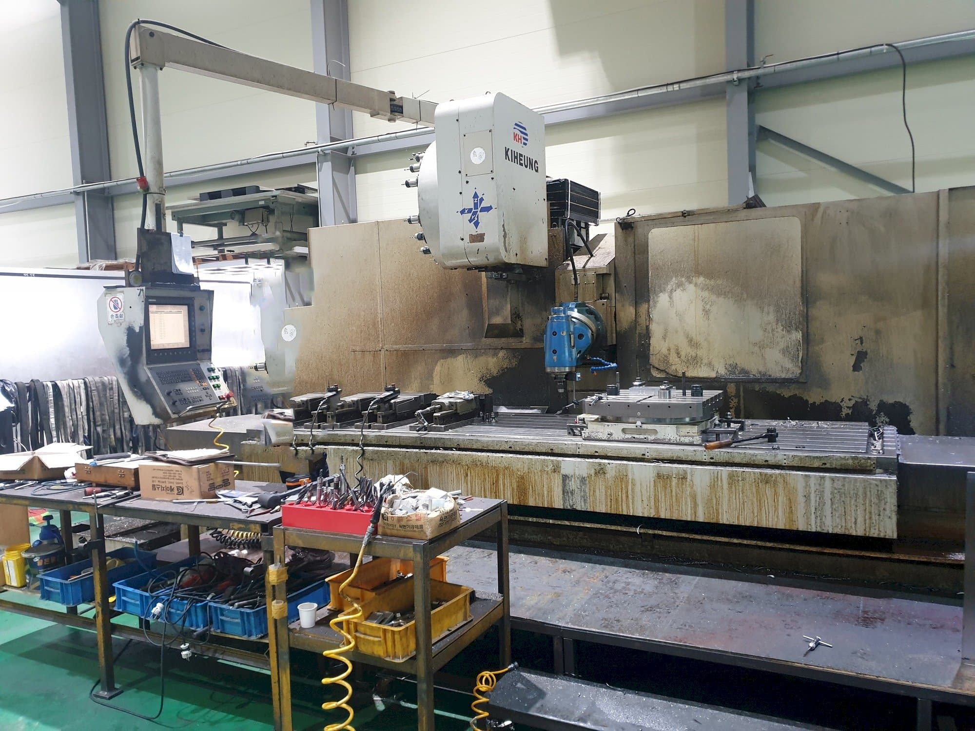 Front view of KIHEUNG KNC-U1000  machine