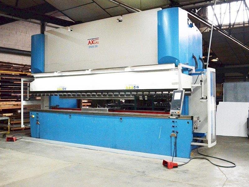 Front view of Axial SYNCRO 356  machine