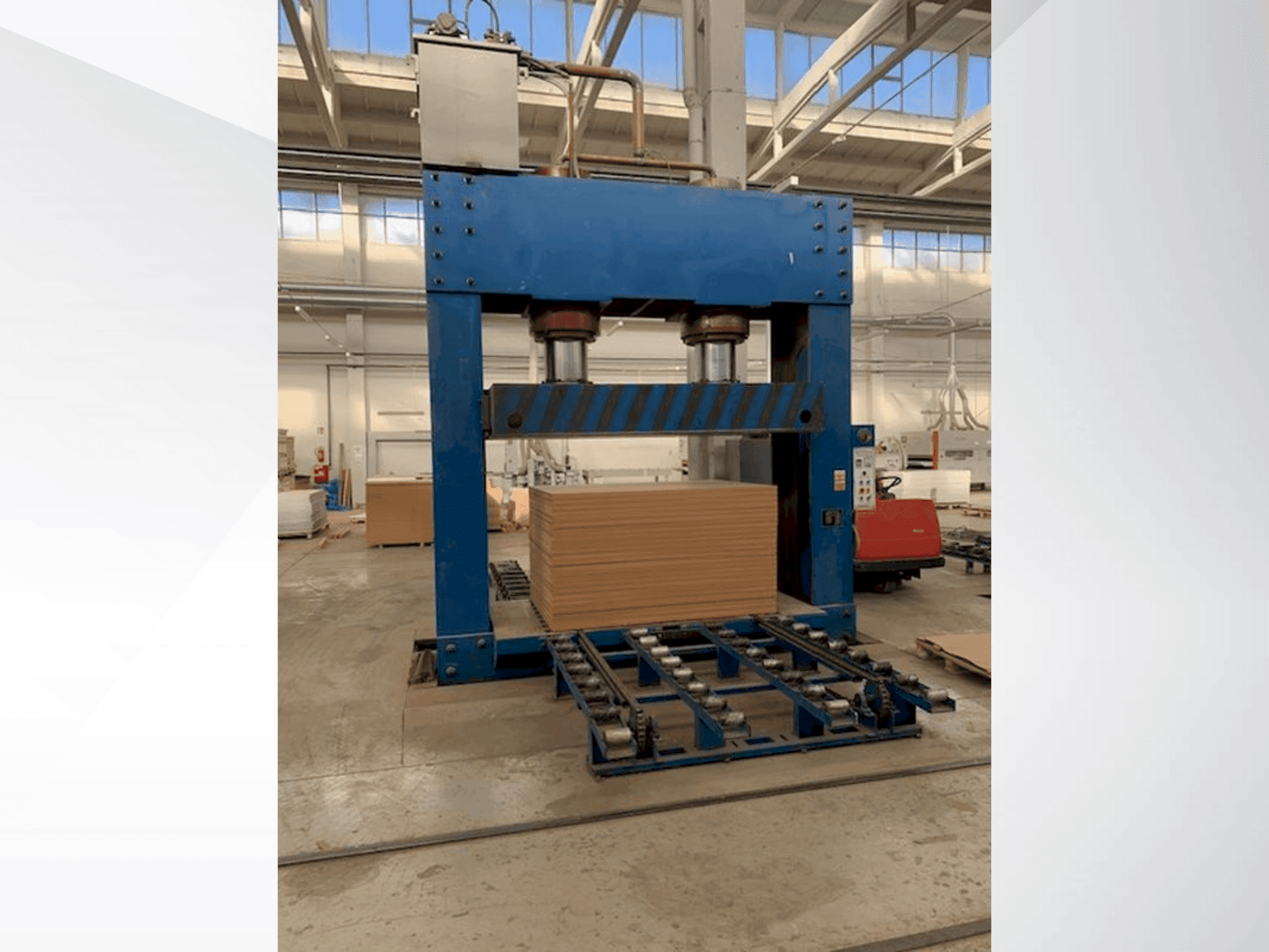 Front view of LINYI JIANZHONG WOOD MACIHNERY JJC-CP  machine