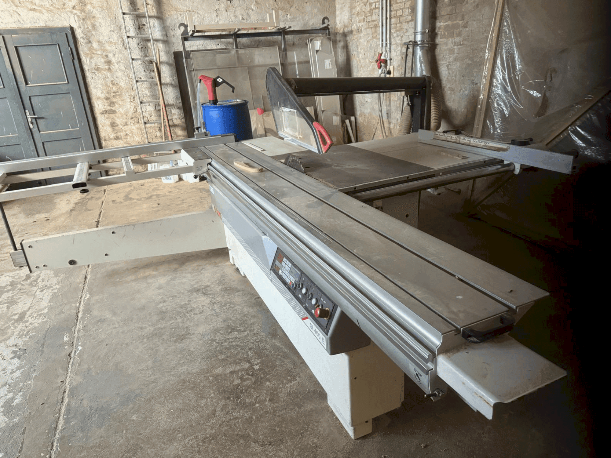 Front view of SCM SI 400E  machine