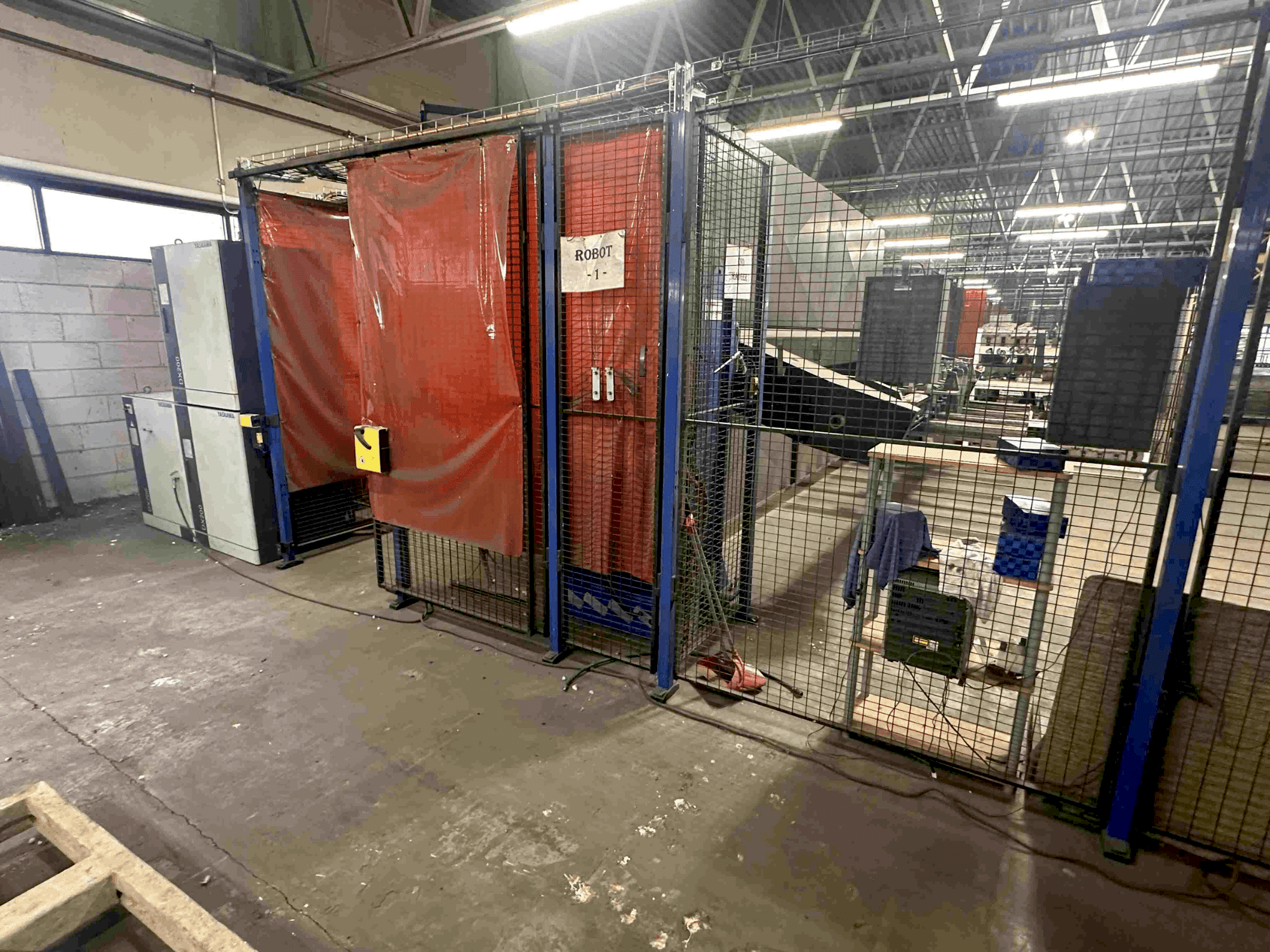 Front view of Yaskawa RM2-2000 S6D  machine