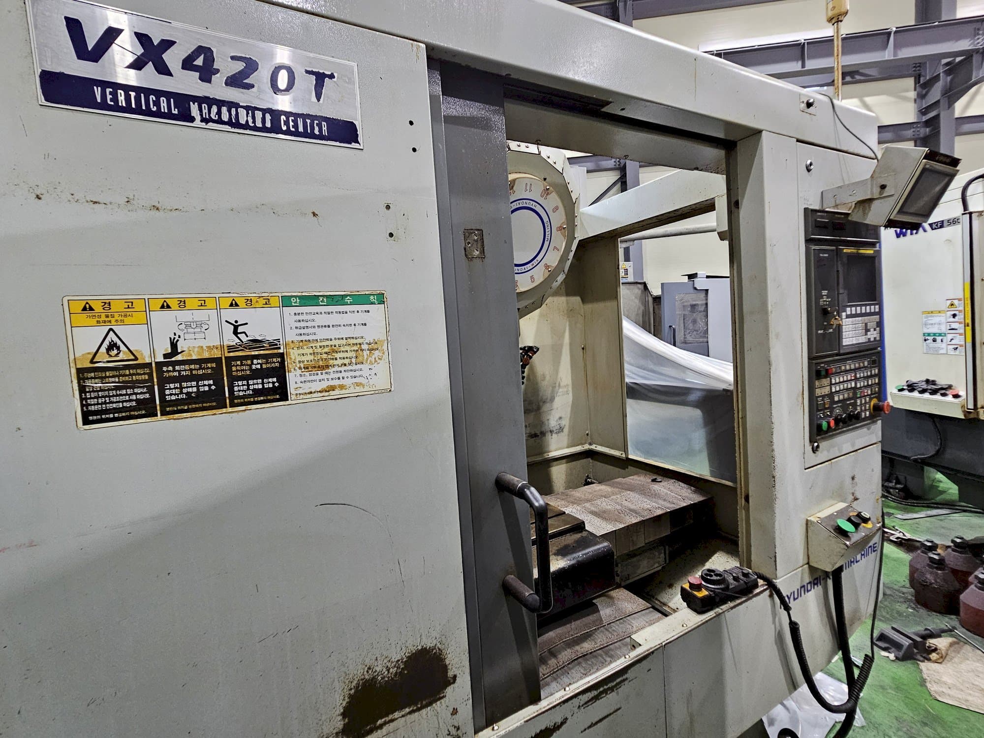 Front view of Hyundai Wia VX420T  machine