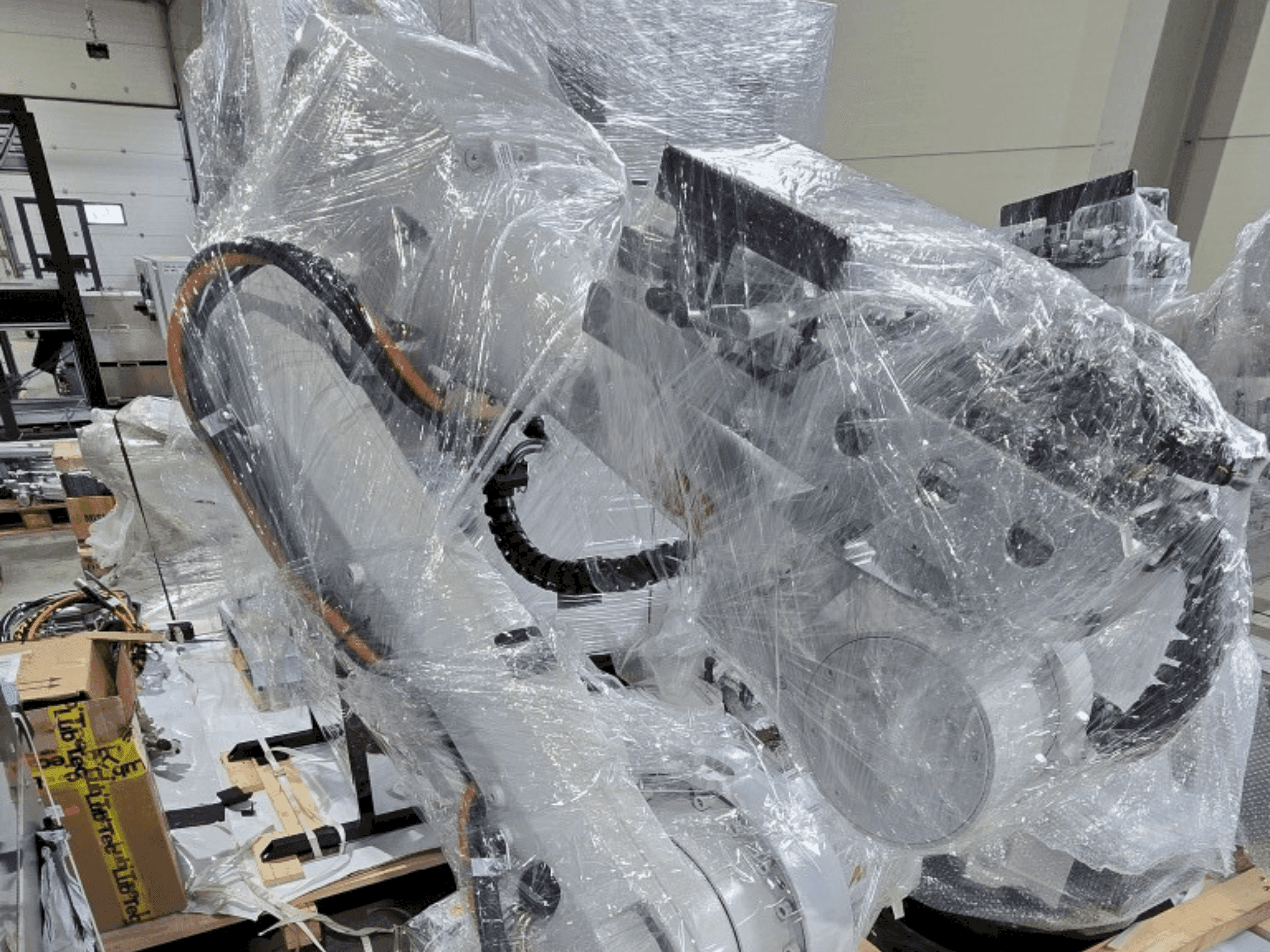 Front view of ABB IRB 4600-45/2.05  machine
