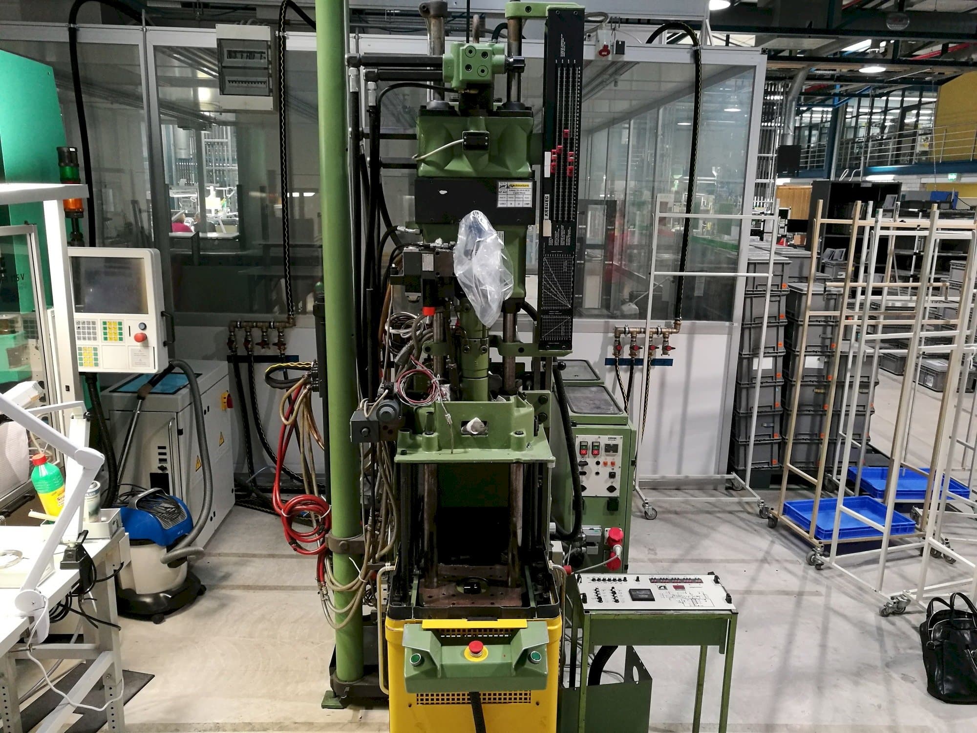 Front view of Arburg 221-75-350  machine