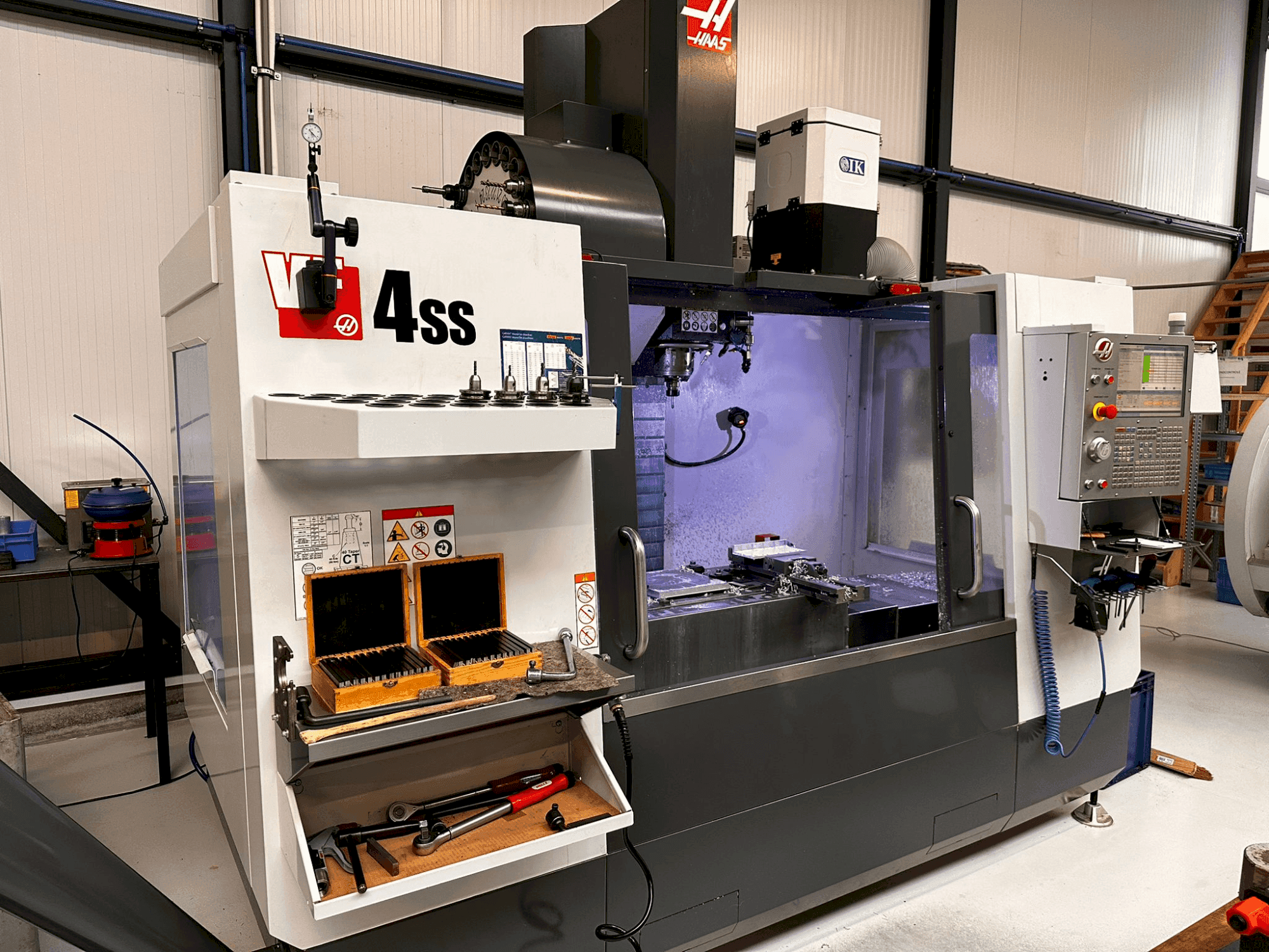 Front view of HAAS VF-4SS  machine