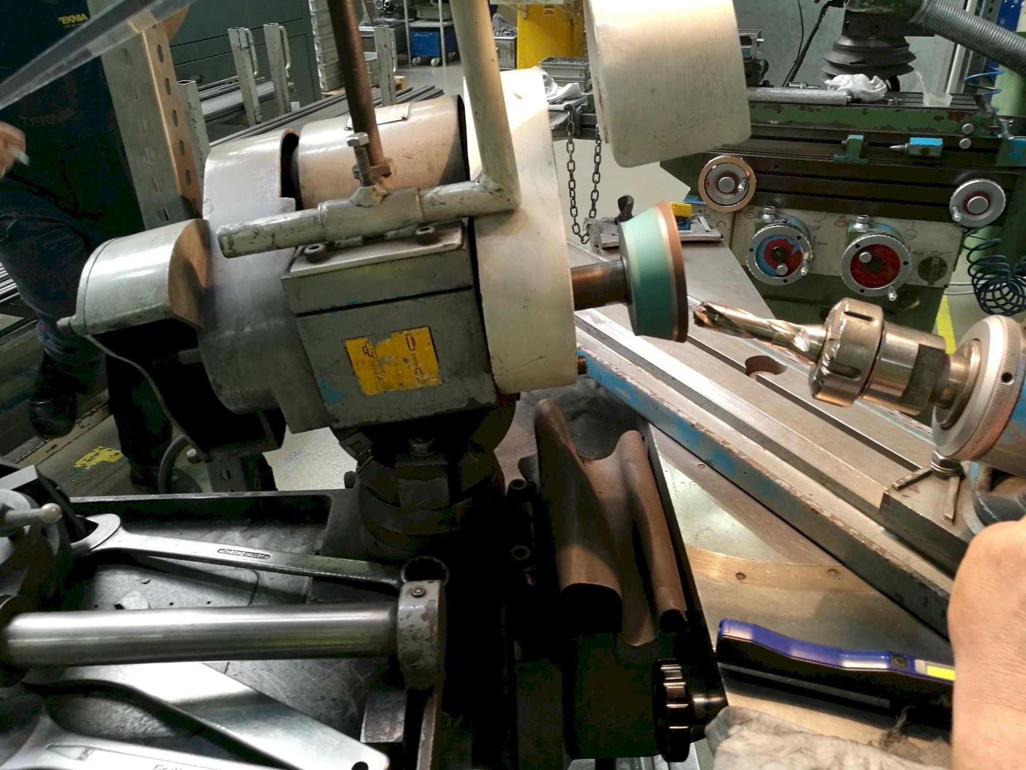 Front view of ELITE AR5-E  machine