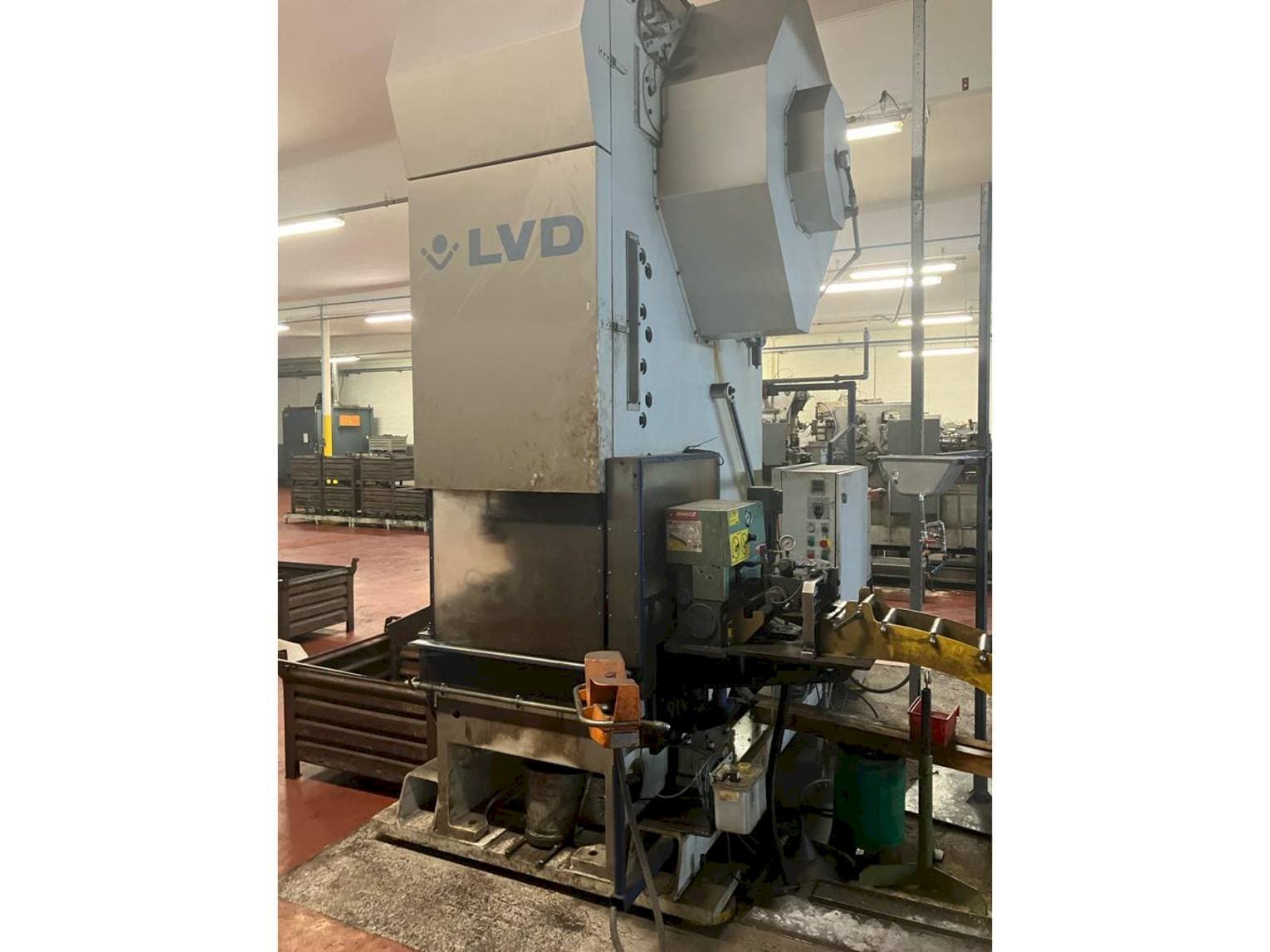 Front view of LVD DVDF 160T  machine