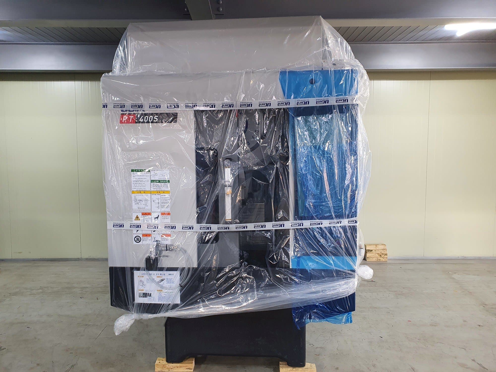 Front view of UGINT PT400S  machine