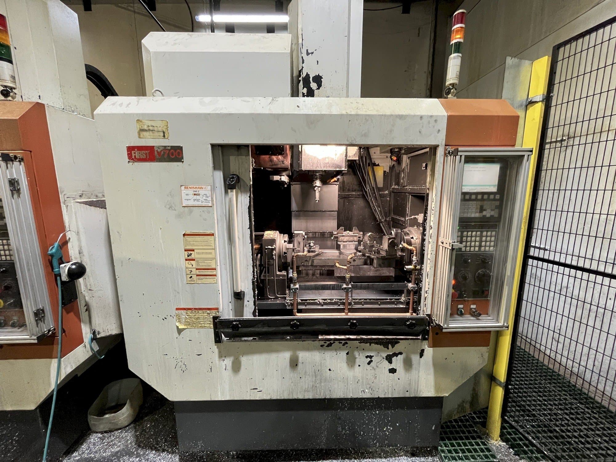 Front view of FIRST V700  machine