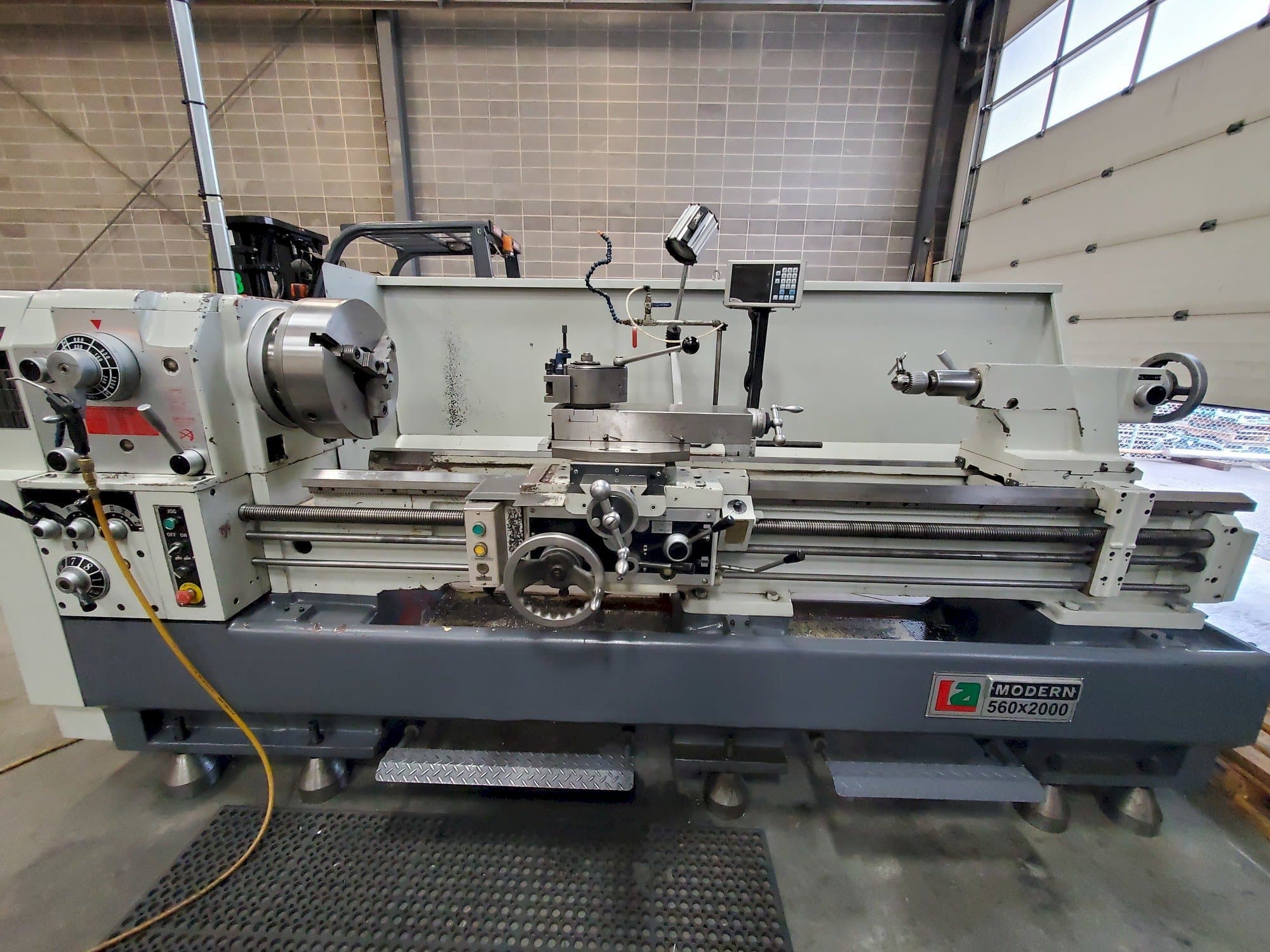 Front view of Modern 560X2000  machine