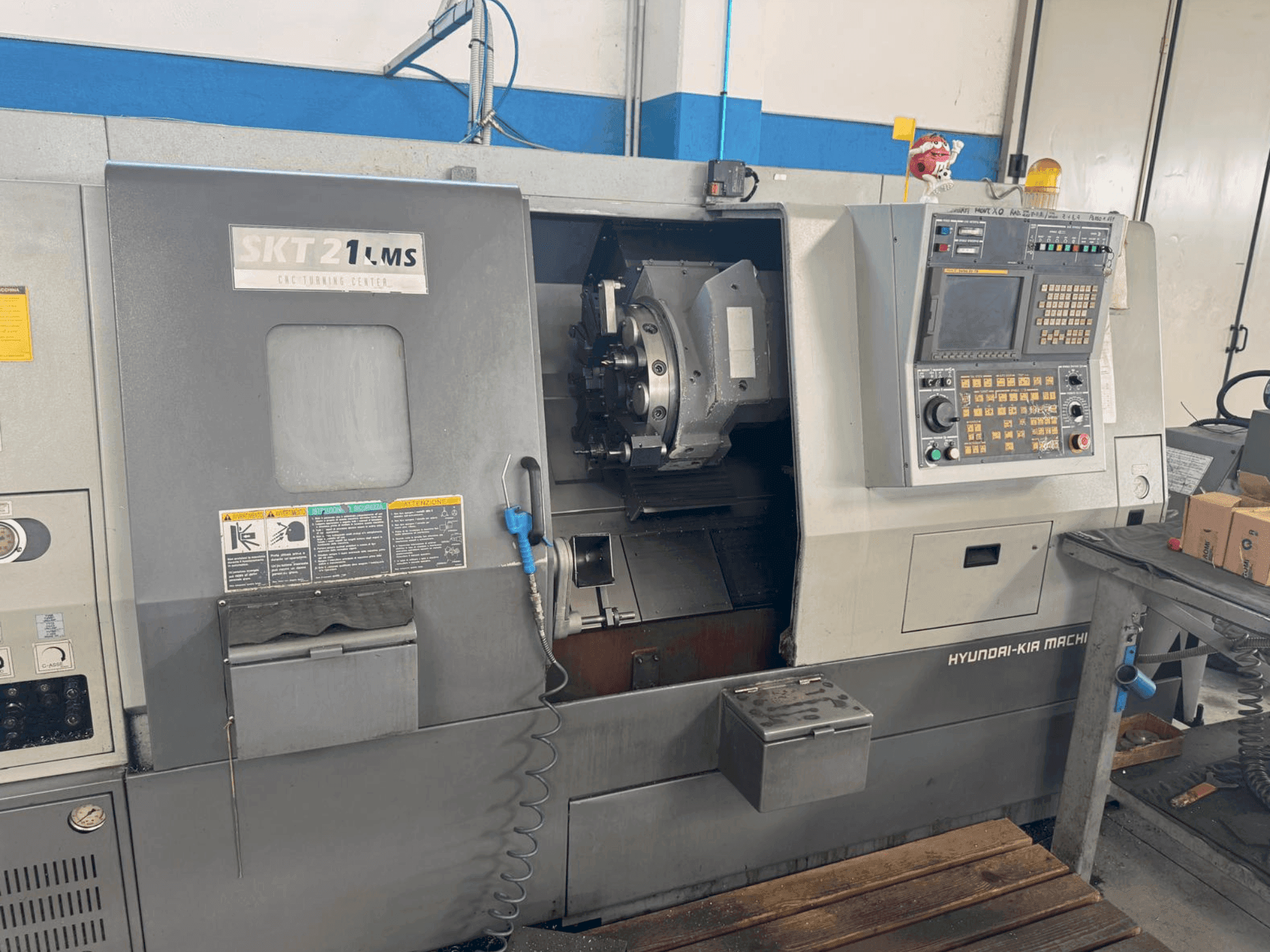 Front view of HYUNDAI KIA SKT 21 LMS  machine