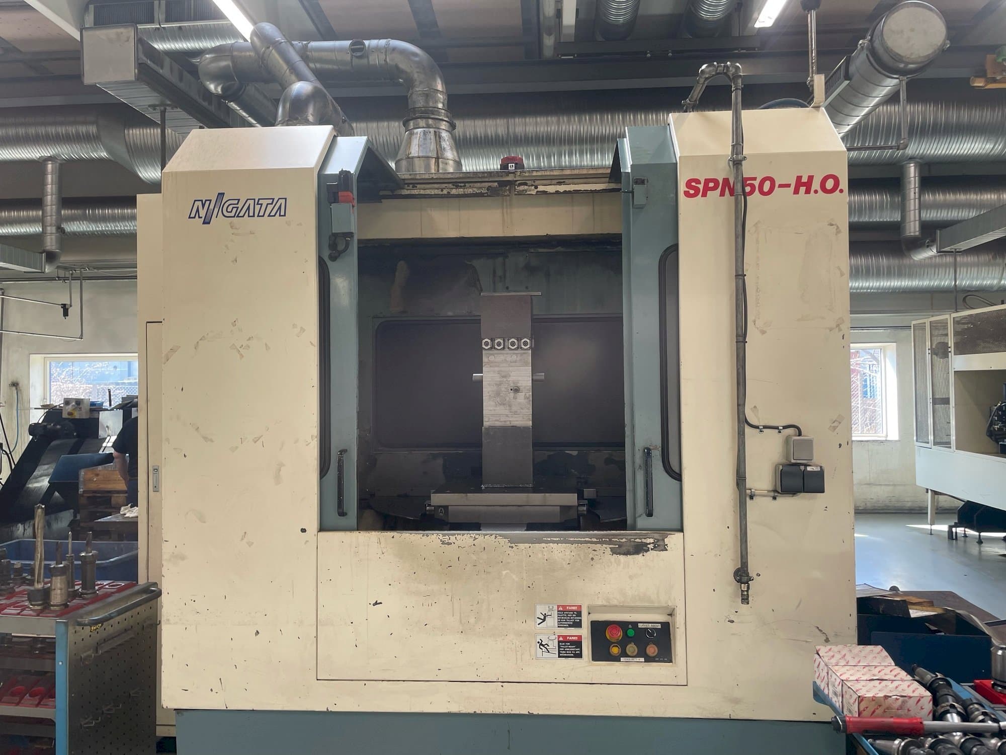 Front view of Niigata SPN 50-HO  machine