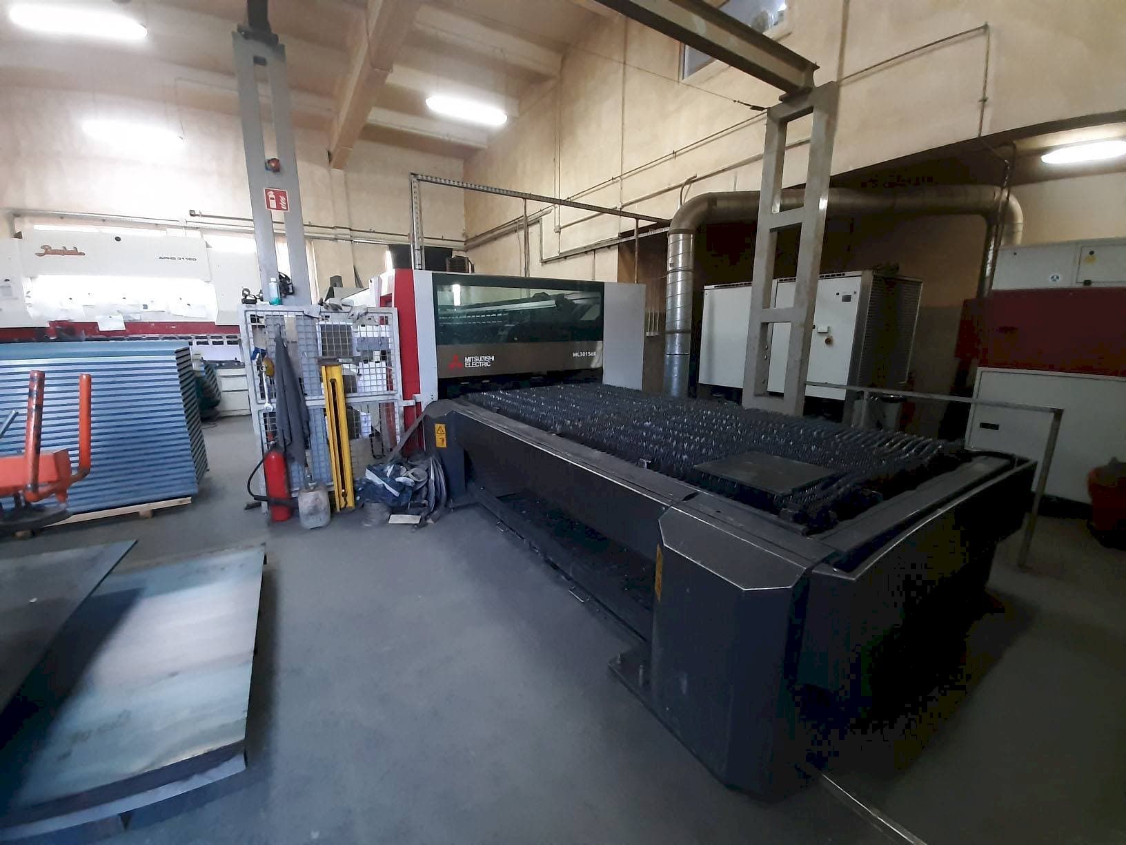 Front view of Mitsubishi ML3015 eX(S2)-450F-R  machine