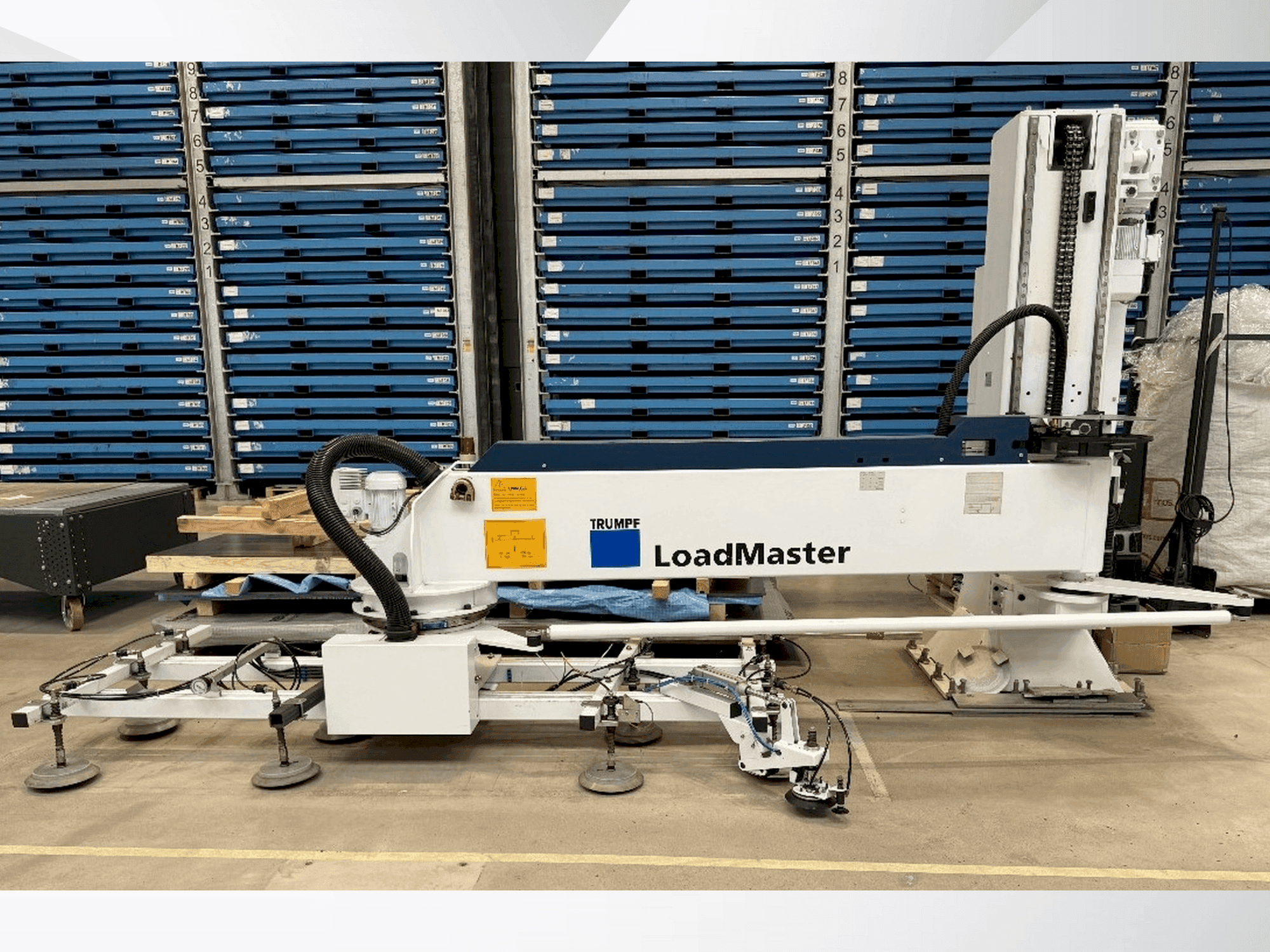 Front view of TRUMPF LoadMaster  machine