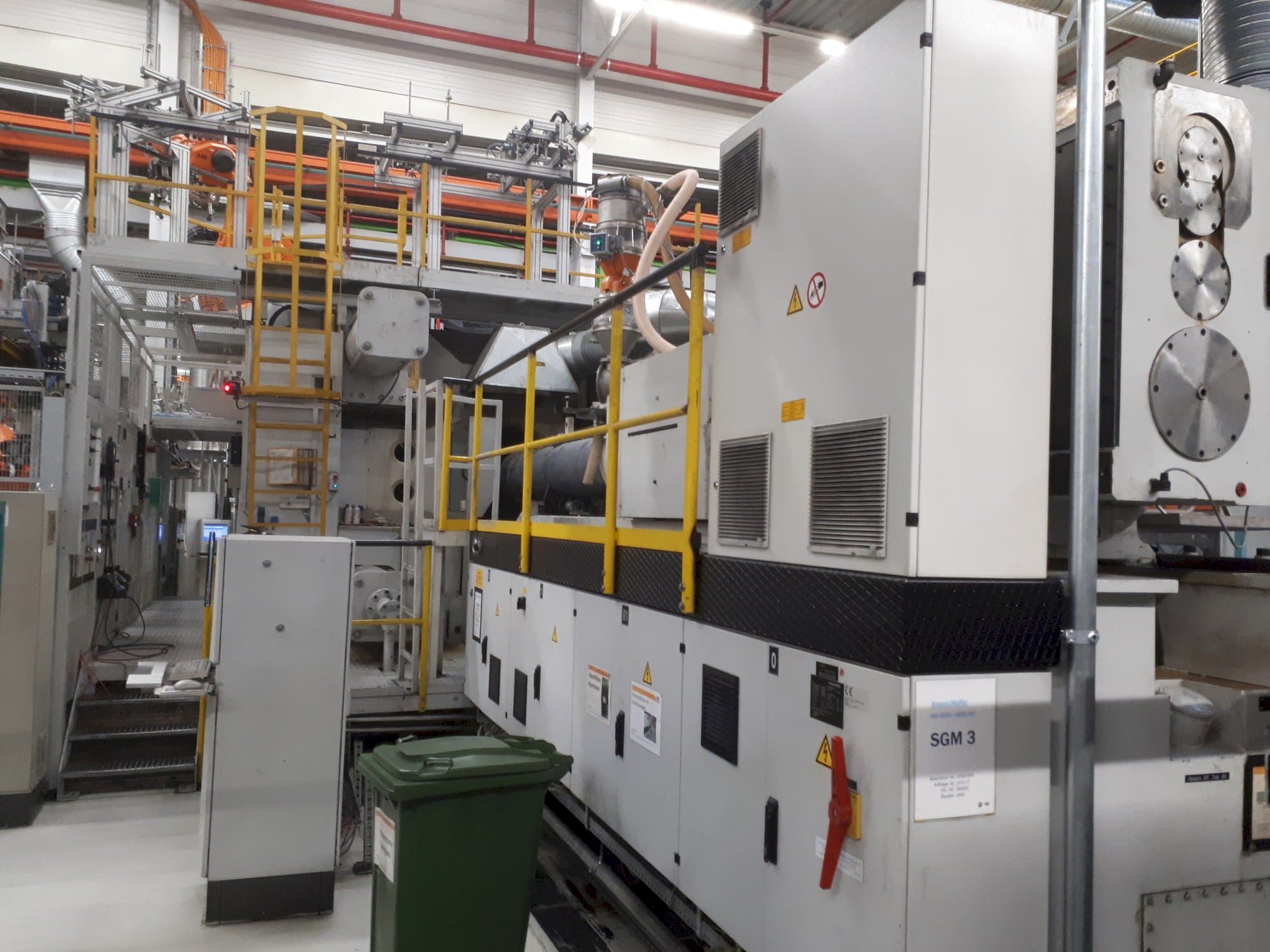 Front view of Krauss Maffei 4000-19000 MC  machine