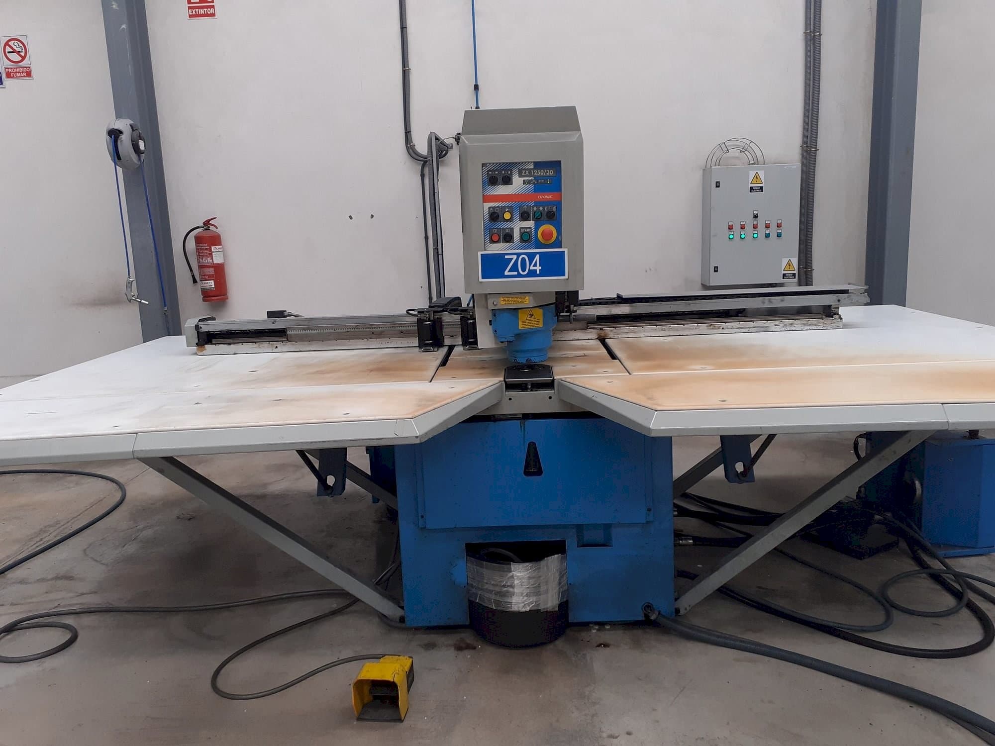 Front view of Euromac ZX125-30  machine