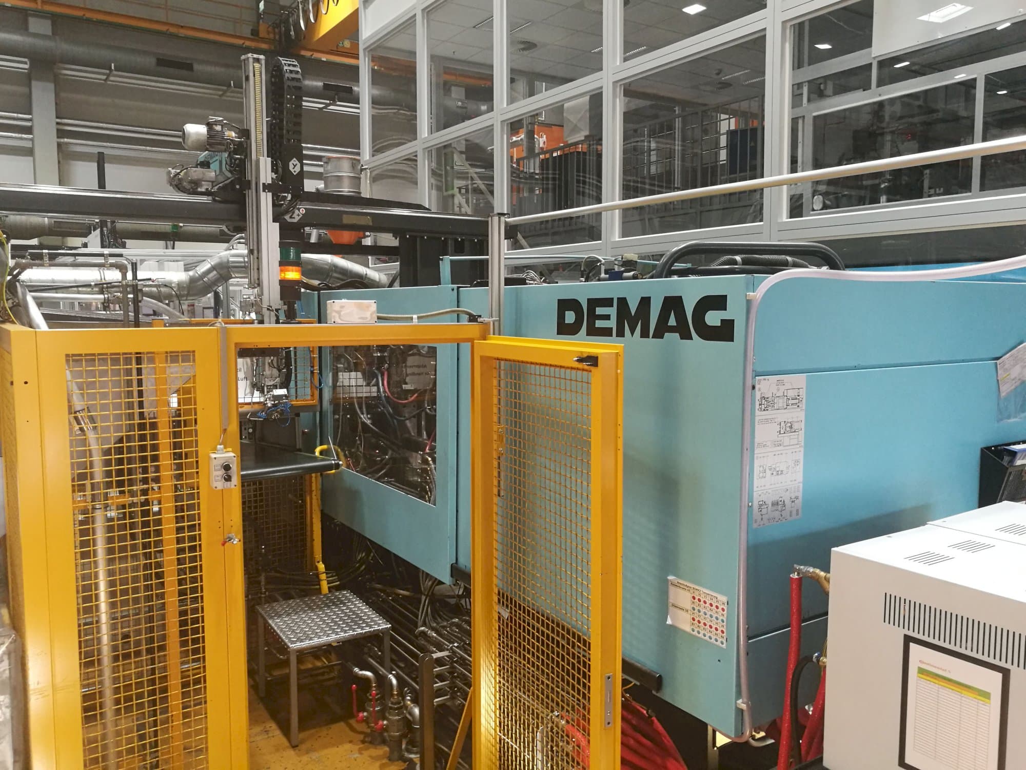 Detail of DEMAG Ergotech 330-2300 Machine