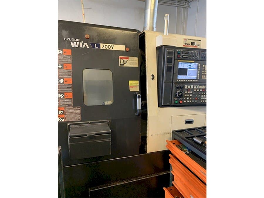 Front view of Hyundai Wia L200Y  machine