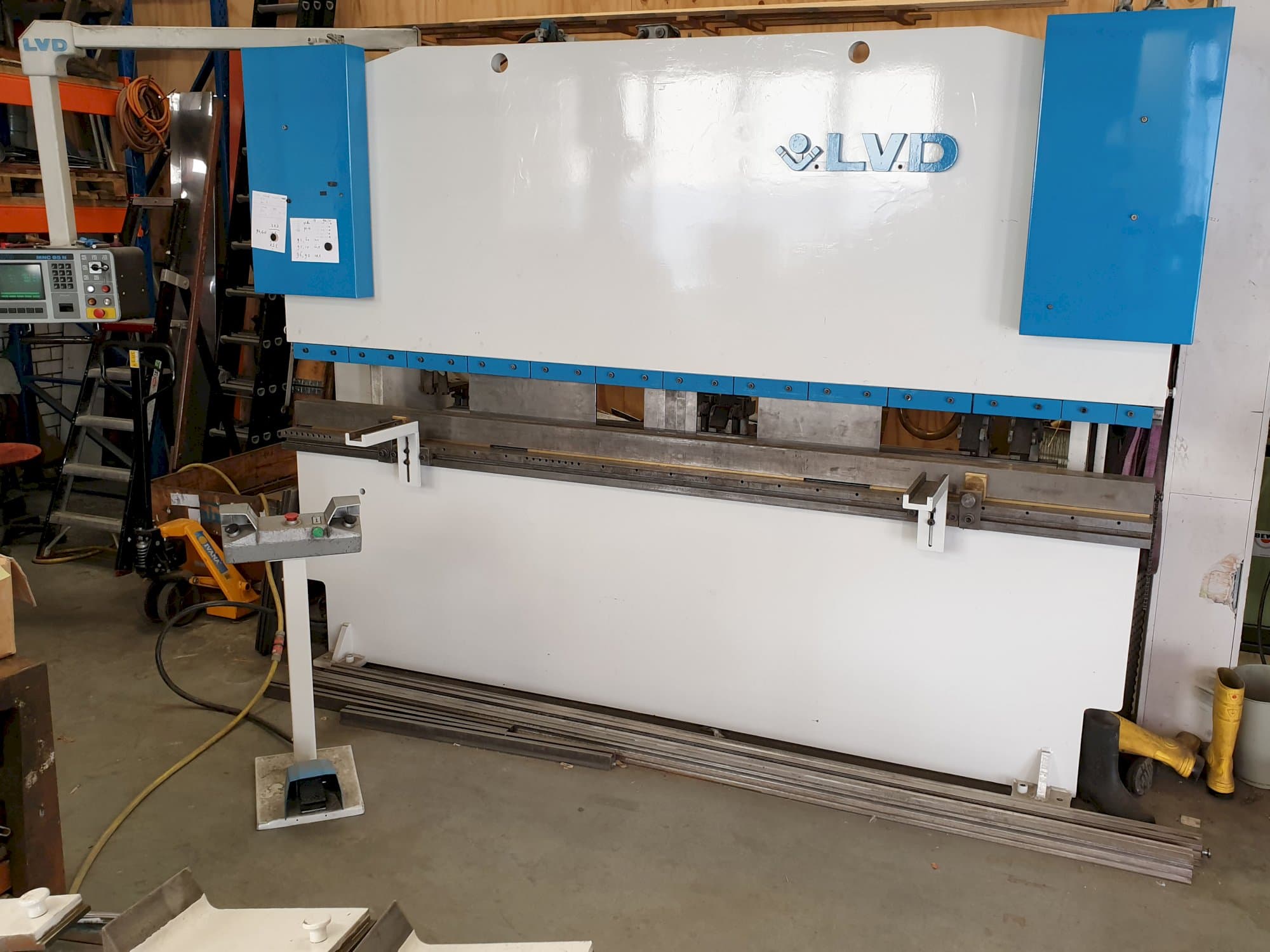 Right view of LVD PPI 135/30 Machine