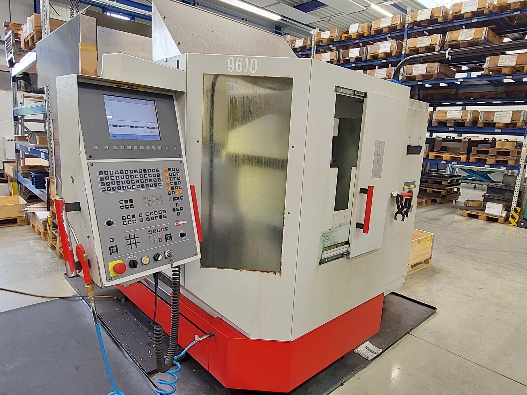 Front view of HERMLE U 630 T  machine