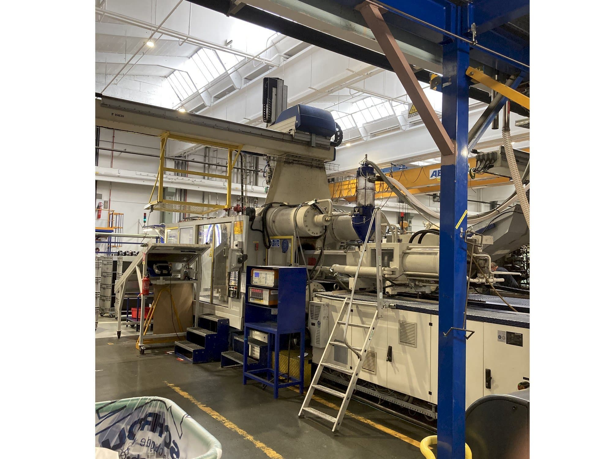 Front view of Krauss Maffei 650 – 2700 C1  machine