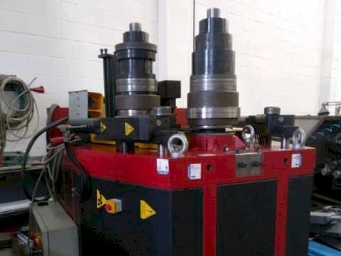 Front view of Tauring Alpha 160  machine