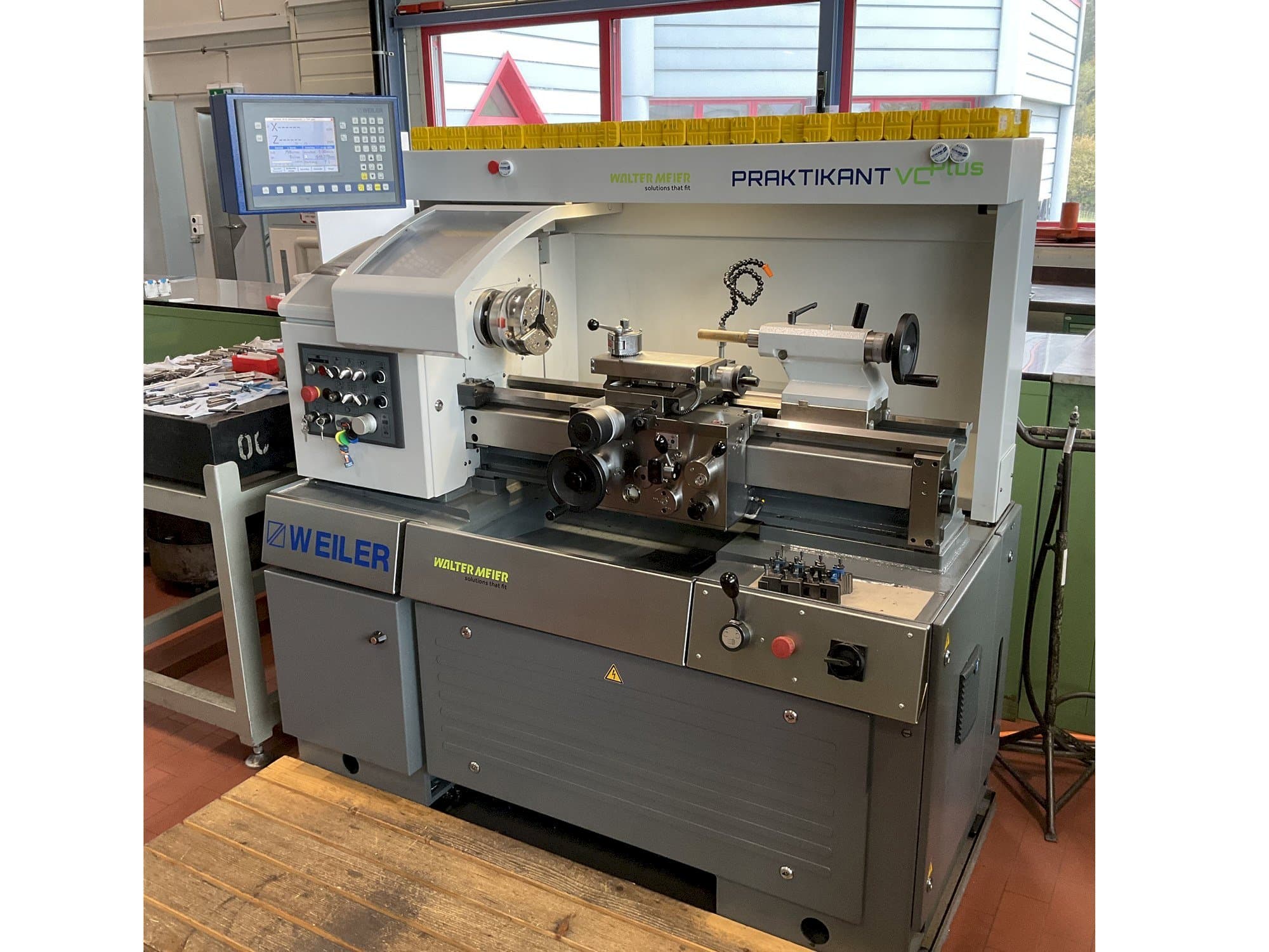 Front view of Weiler Praktikant VCplus  machine