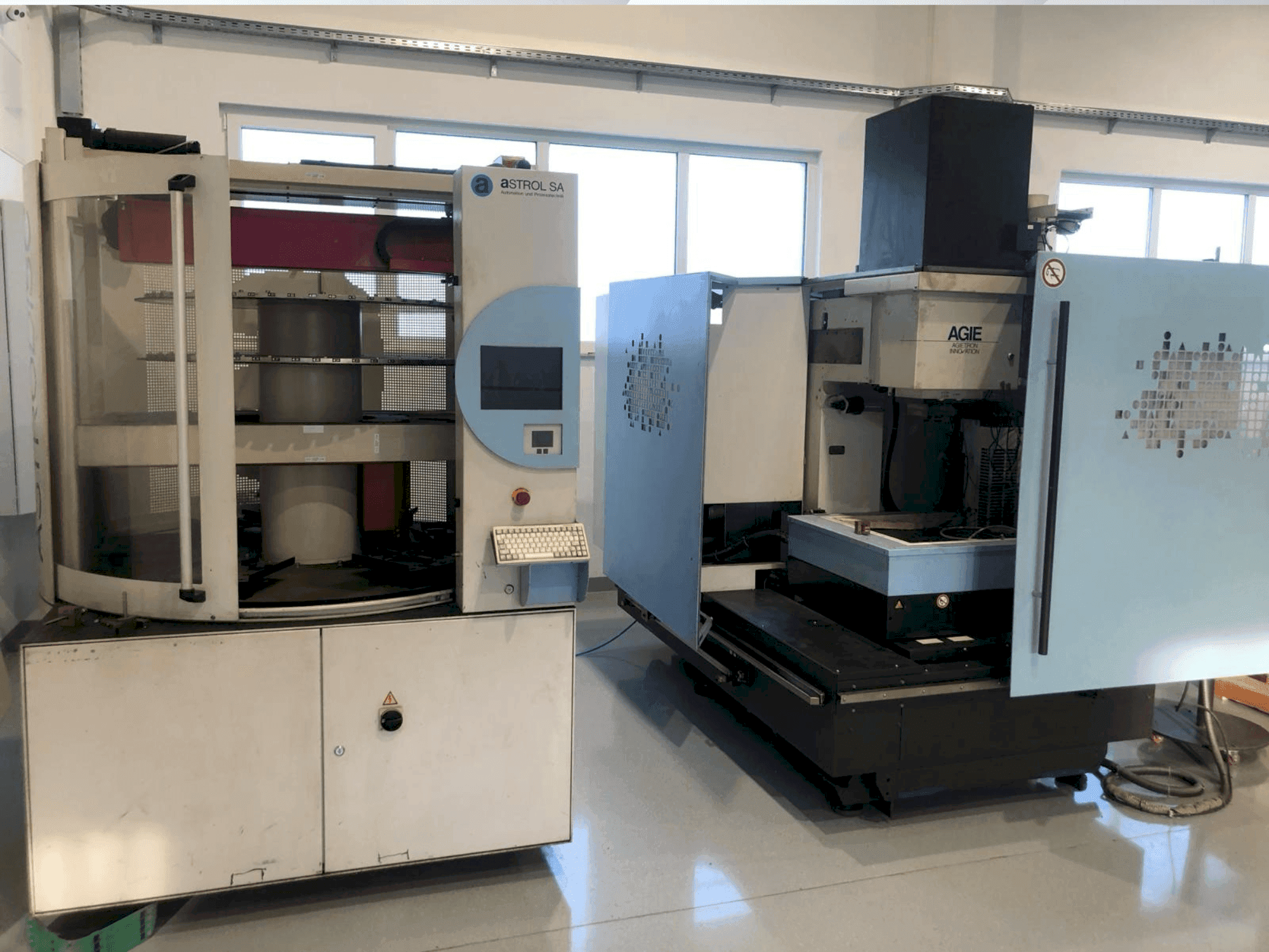 Front view of AGIE AGIETRON Innovation 2  machine