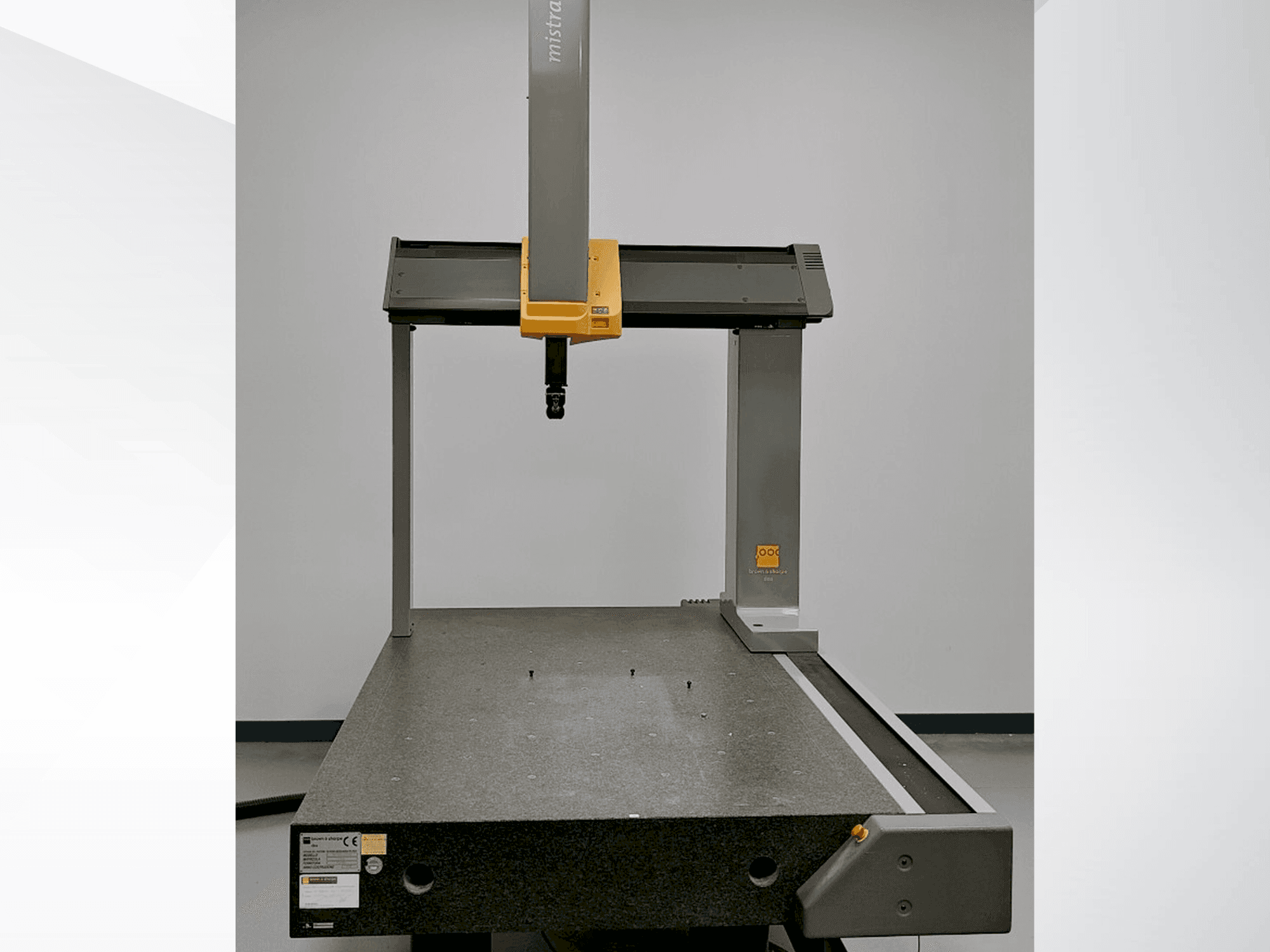 Front view of BROWN & SHARPE Mistral  machine