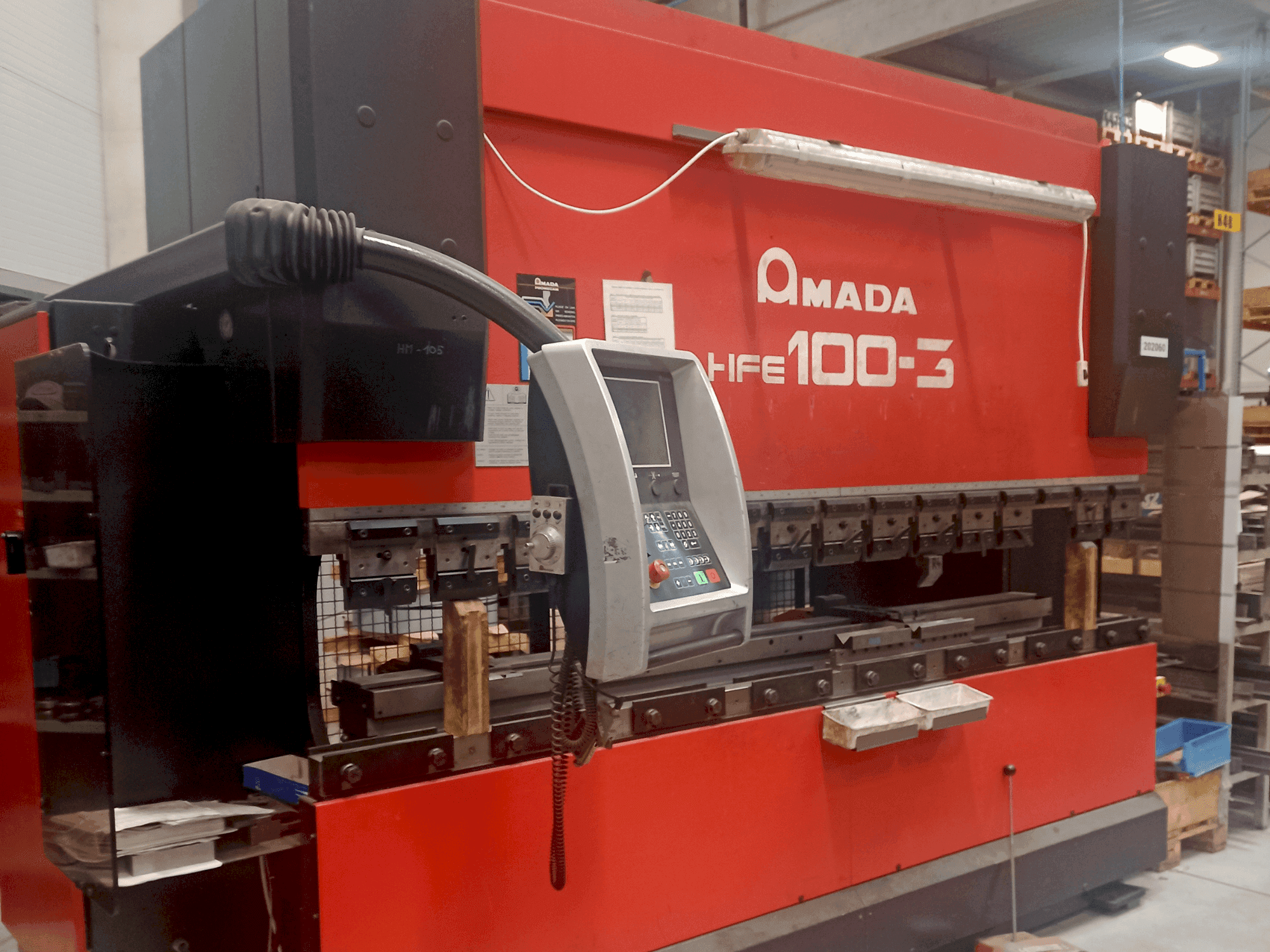 Front view of AMADA HFE 100-3  machine