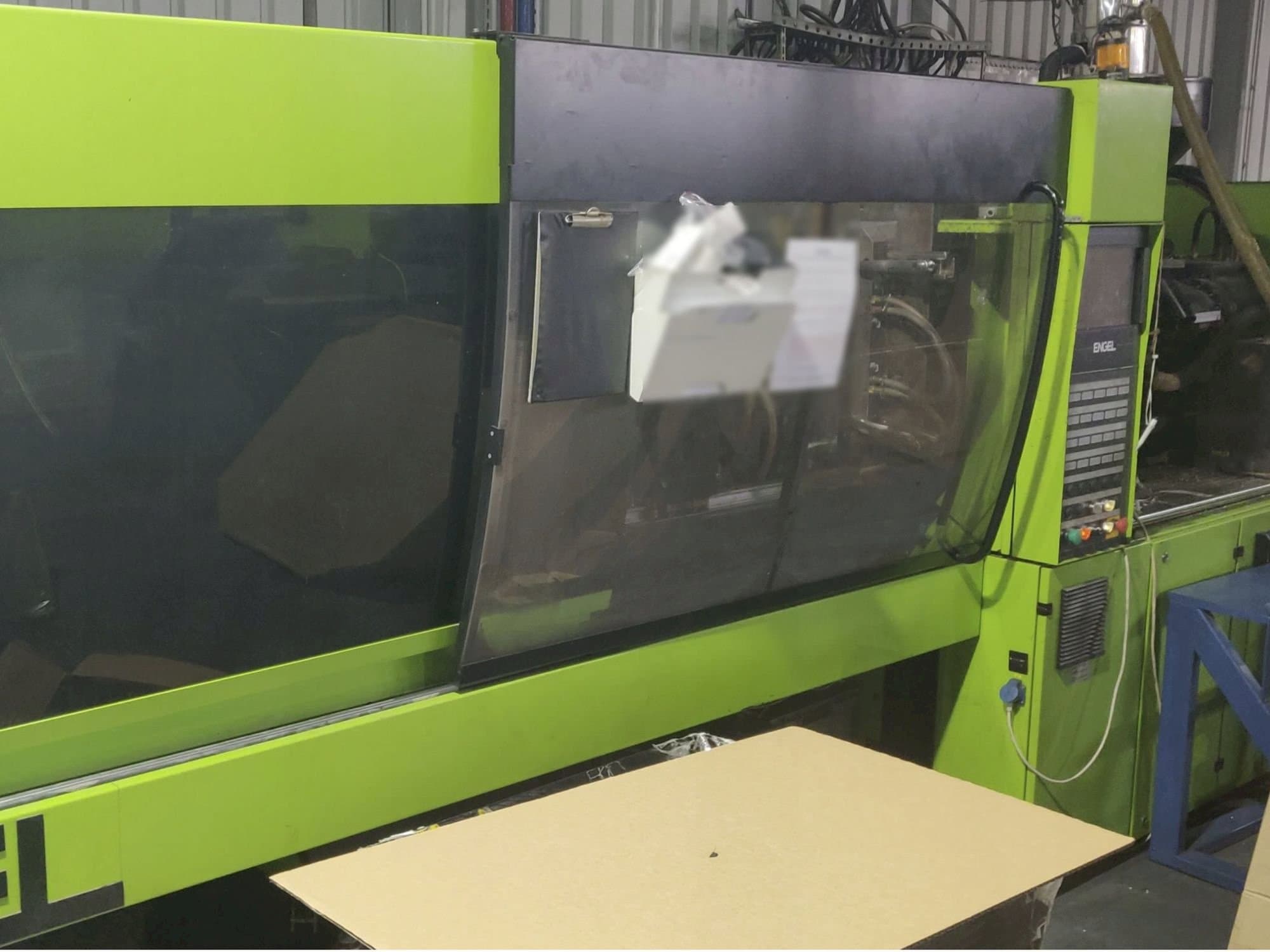 Front view of ENGEL Victory 1050/220 Tech  machine