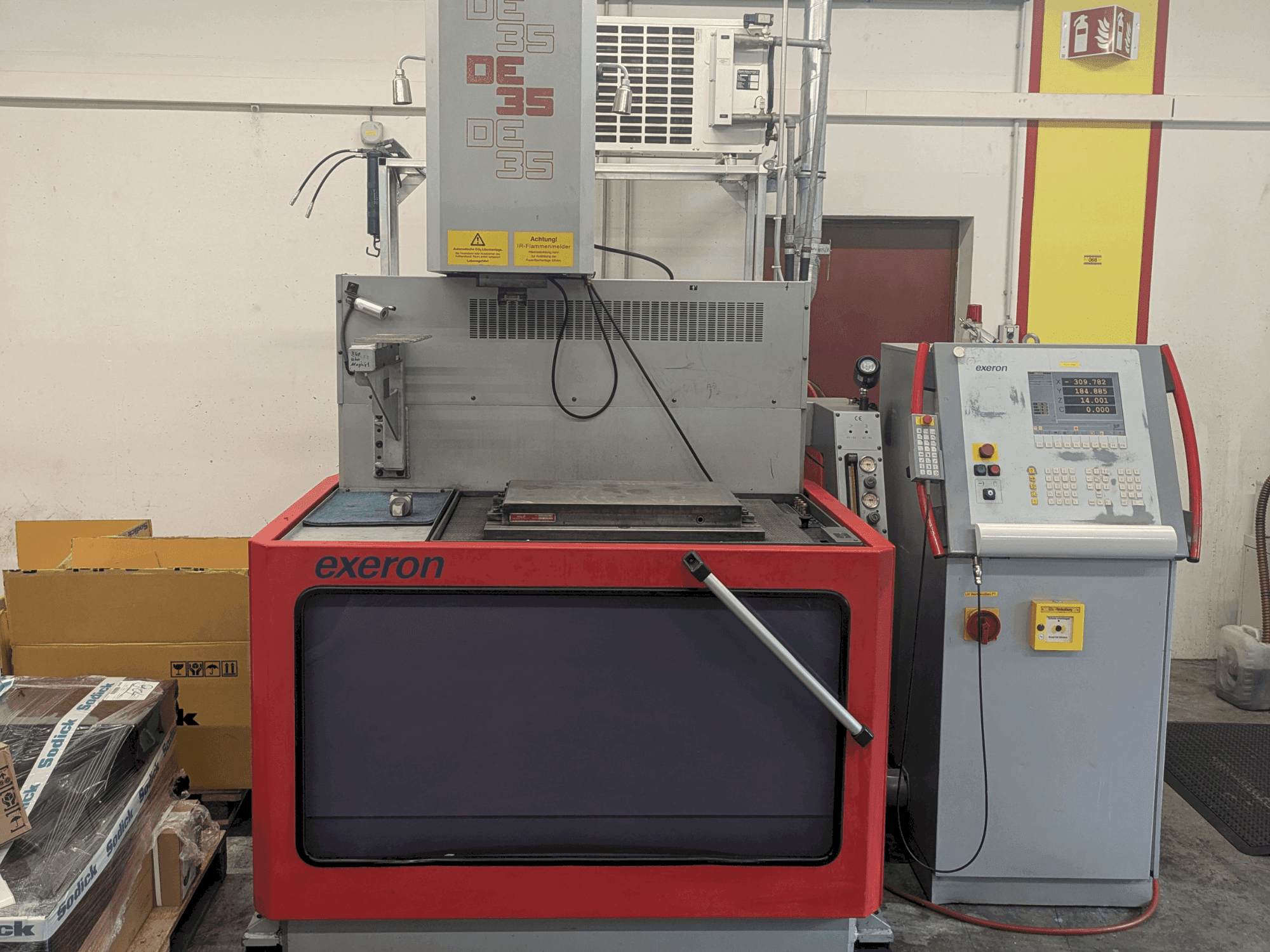 Front view of Exeron DE 35 CE  machine