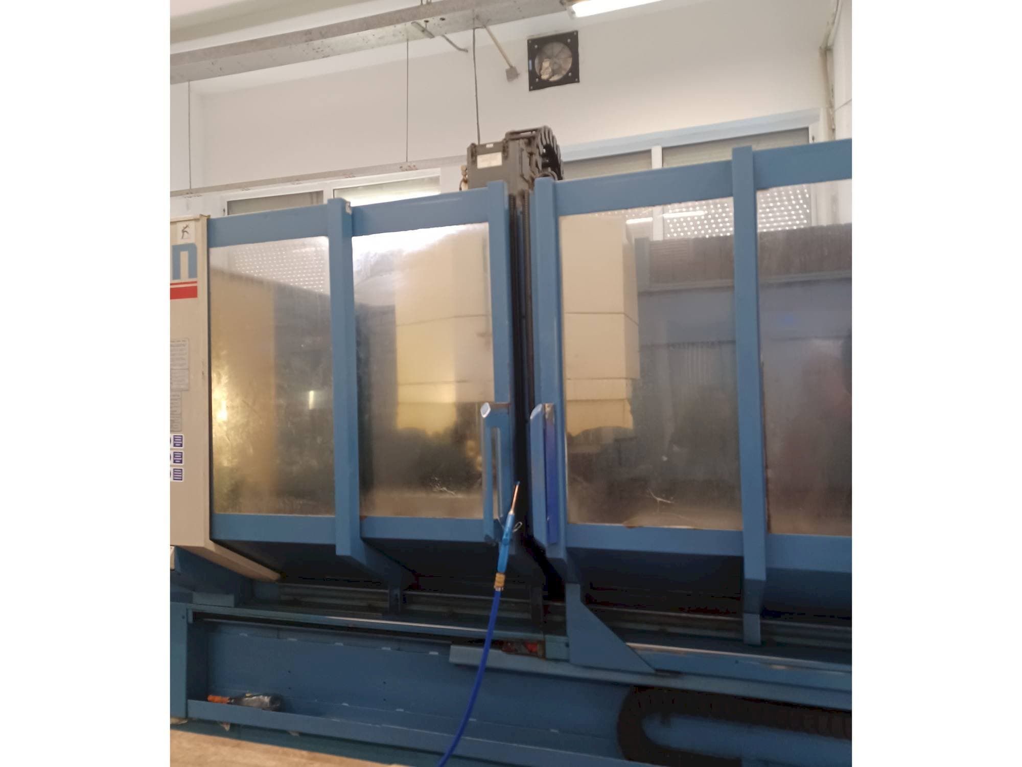 Front view of CHIRON FZ 18 L  machine