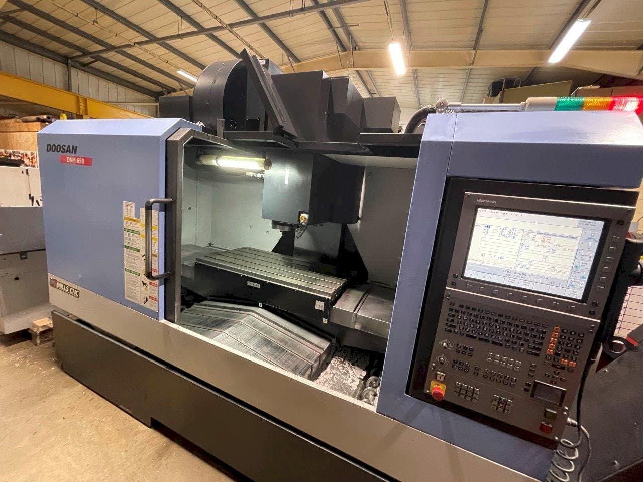 Front view of Doosan DNM650  machine