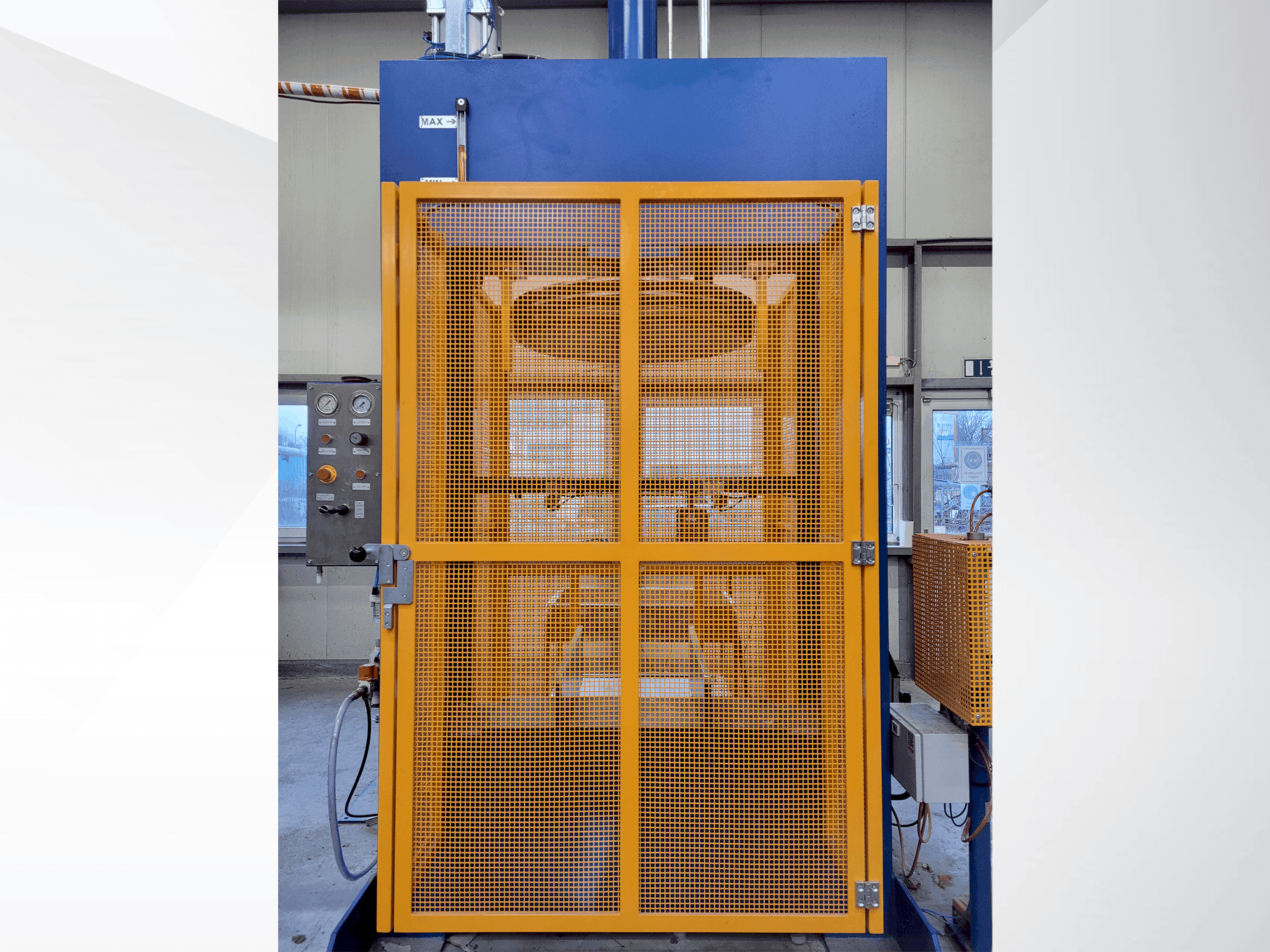 Front view of NANINNI RENATO PV- EXTRUDER MOD.PV800M-AT  machine