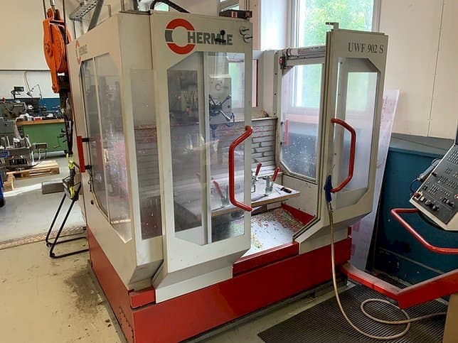 Front view of HERMLE UWF 902 S  machine