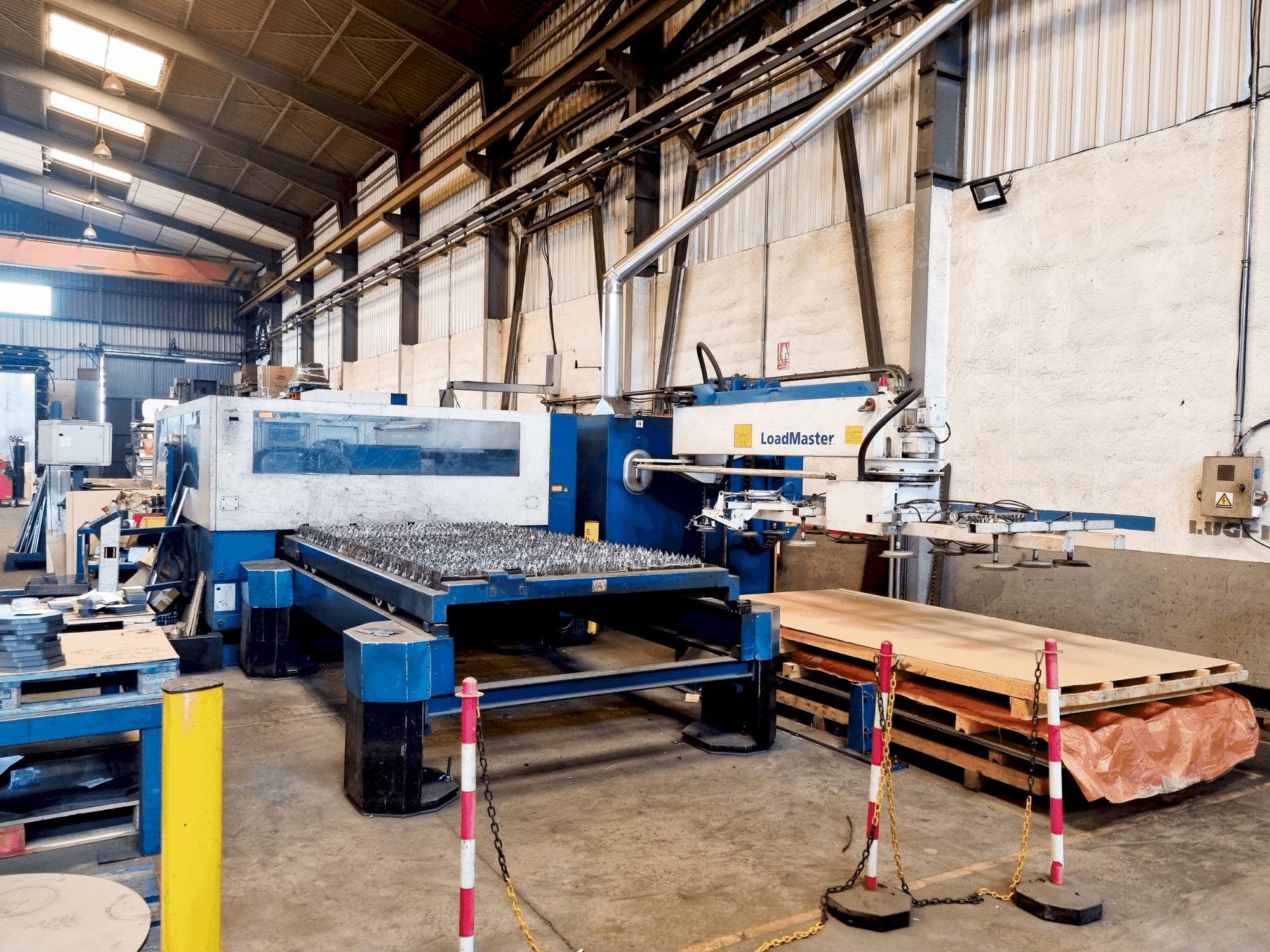 Front view of TRUMPF Trumatic 3050  machine